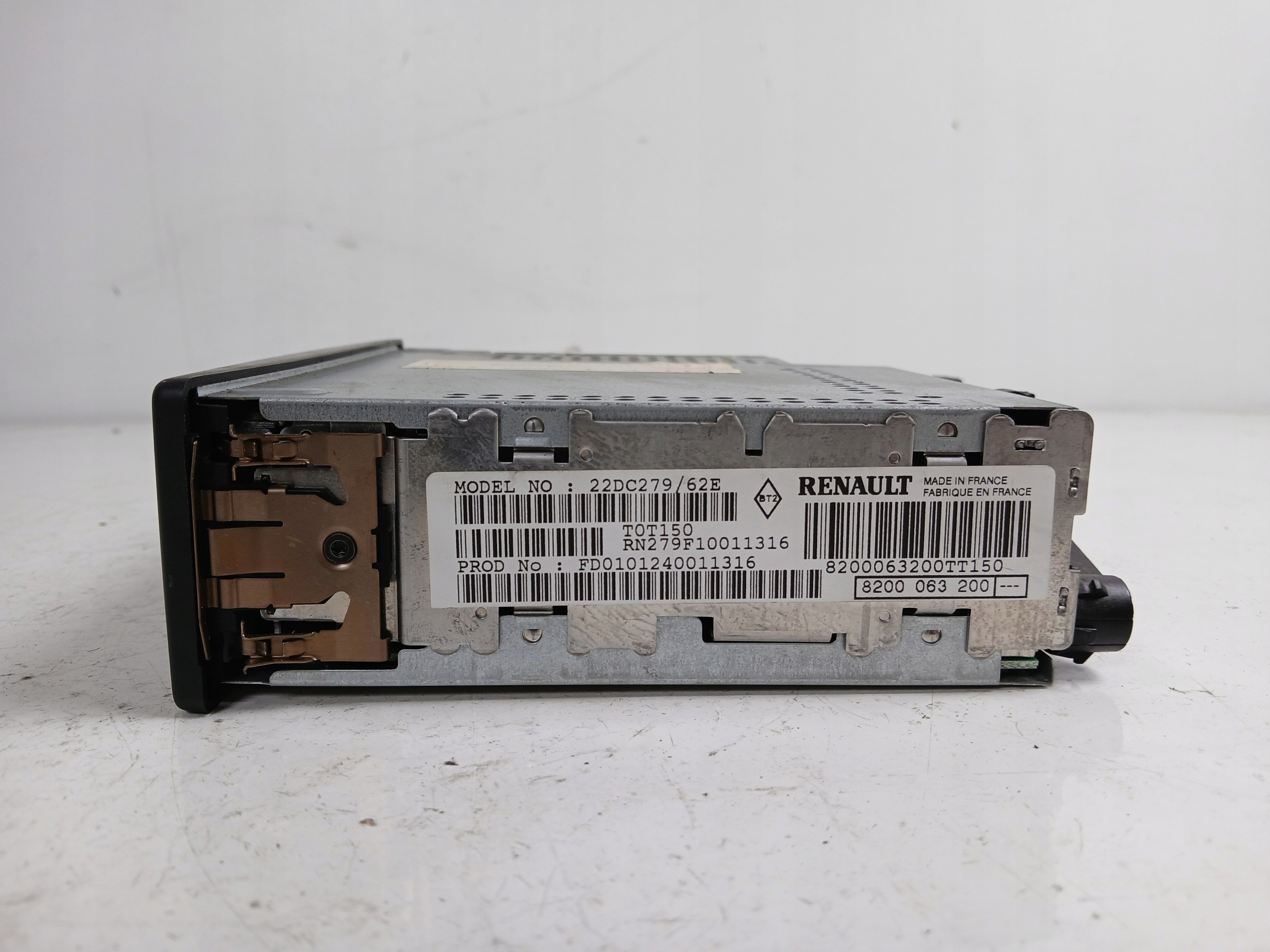 Renault Radio CD Cabasse 8200063200 image 3
