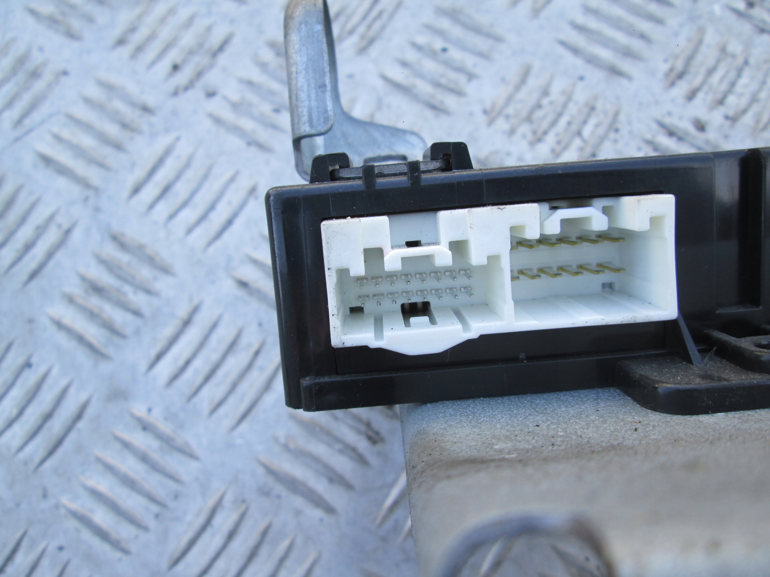 Module Confort Mazda CC3467560C Occasion image 3
