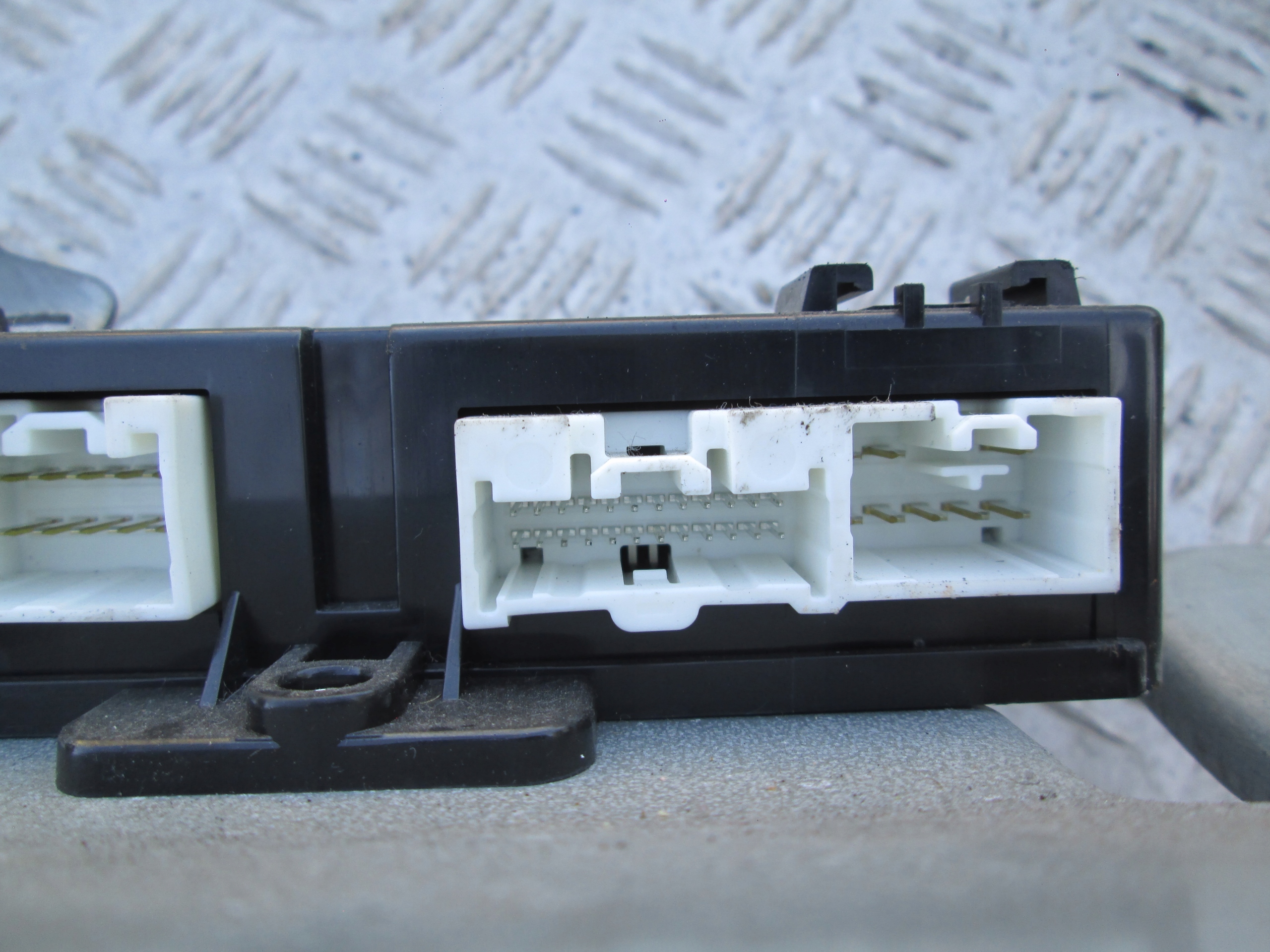 Module Confort Mazda CC3467560C Occasion image 4
