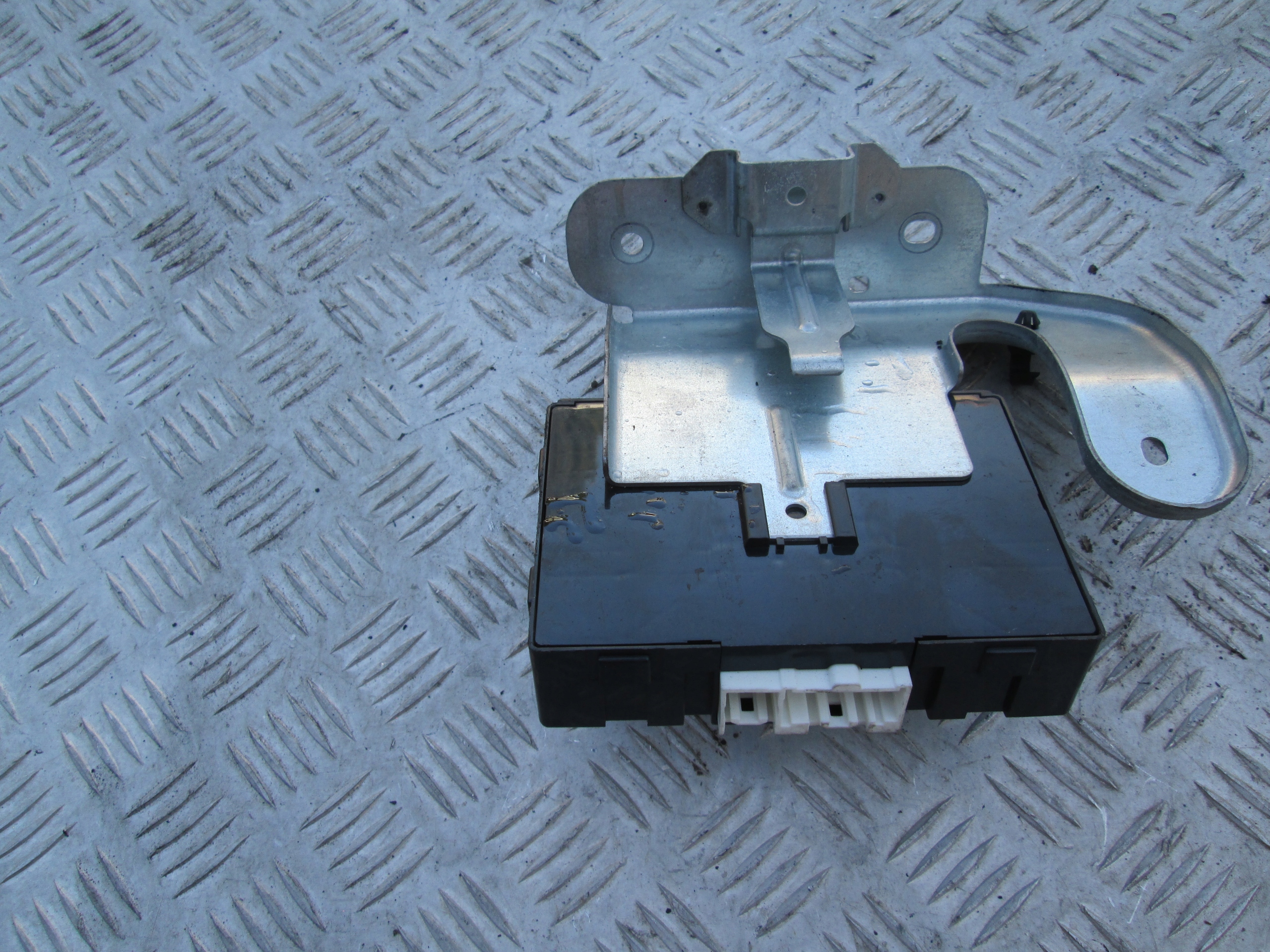 Module Confort Mazda CC3467560C Occasion image 5