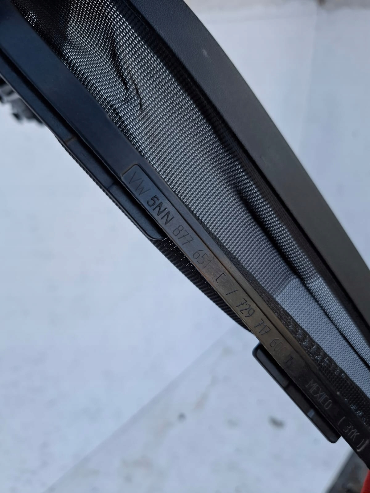VW Tiguan II 2016- kattoluukun säleikkö, alkuperäinen