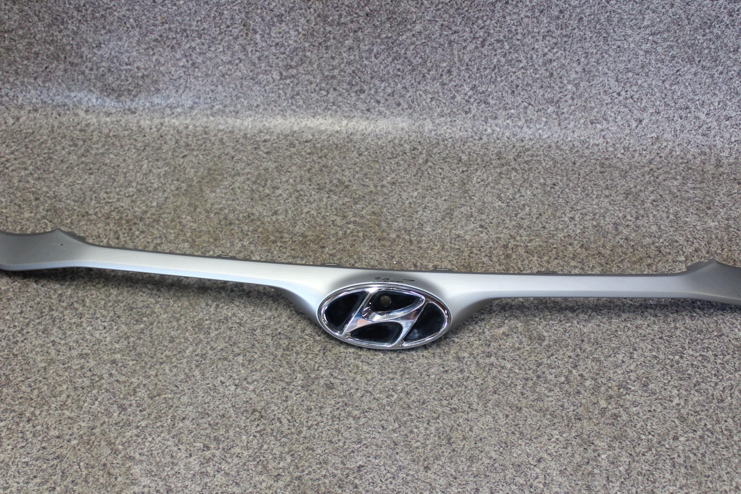 Hyundai Kona EV 19- etusäleikkö käytetty image 3