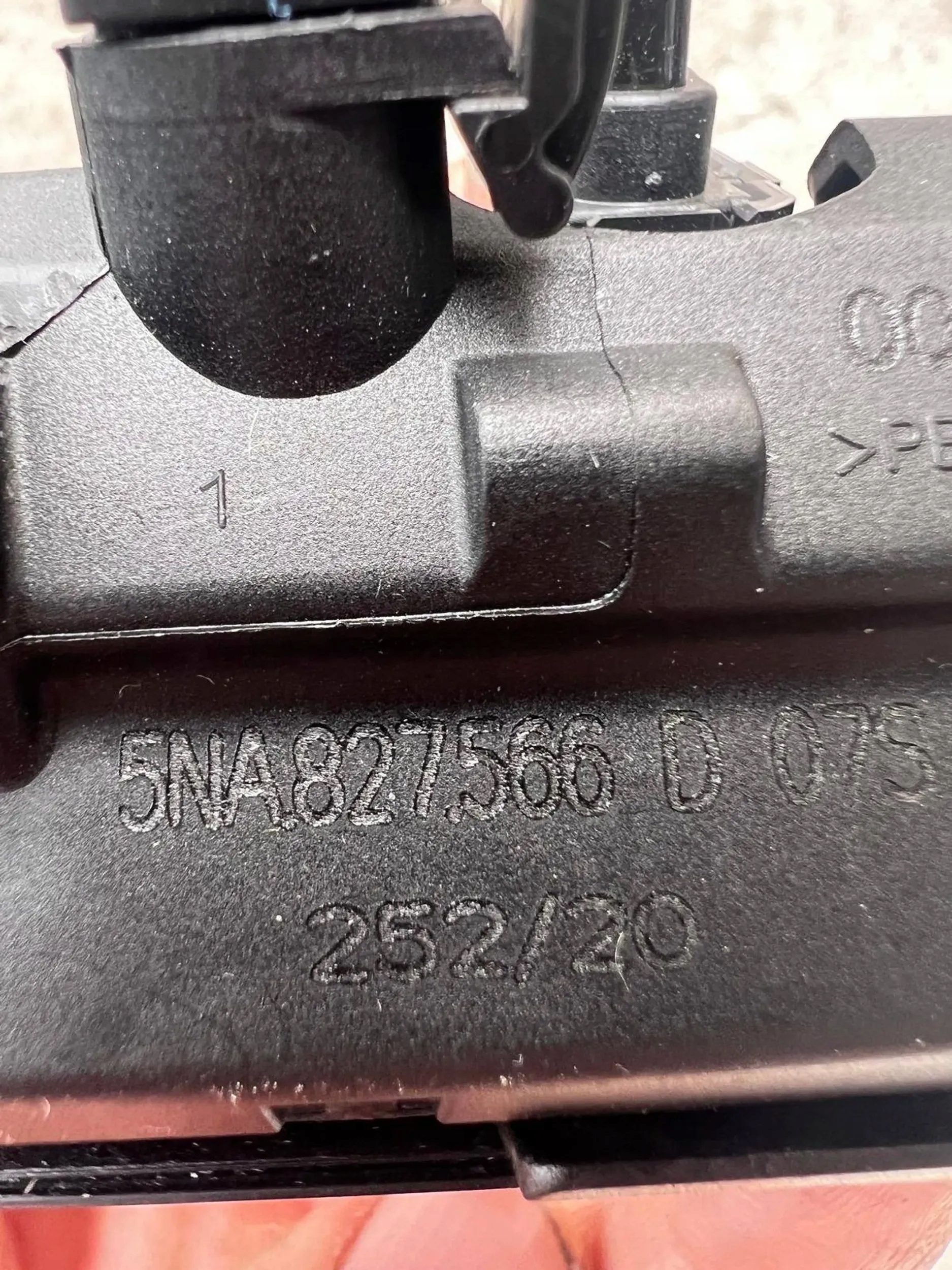 Seat Leon 5F 2019 Poignées OEM 3A827566D image 3