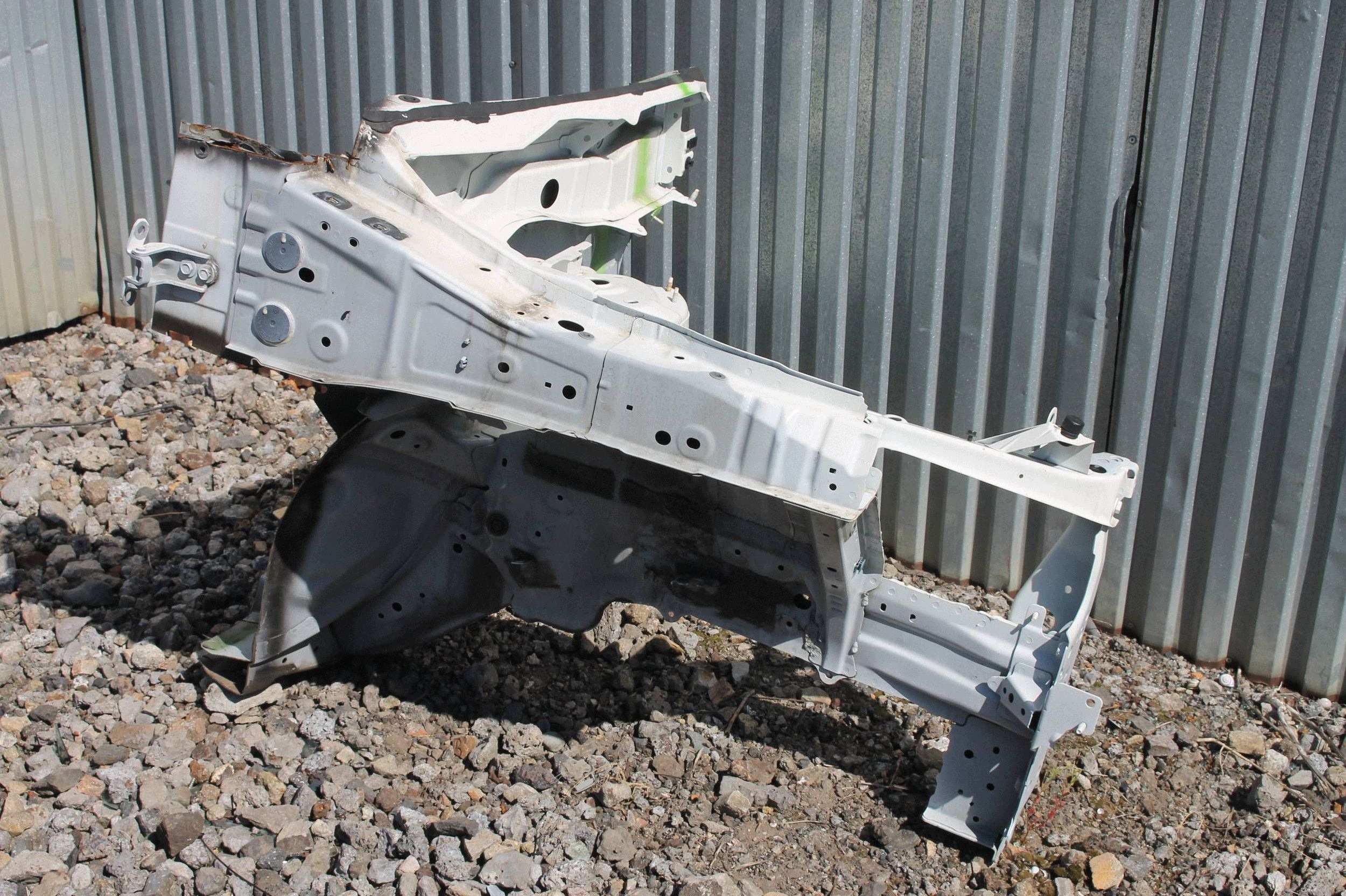 Oikea etulokeron palkki Nissan Qashqai J12