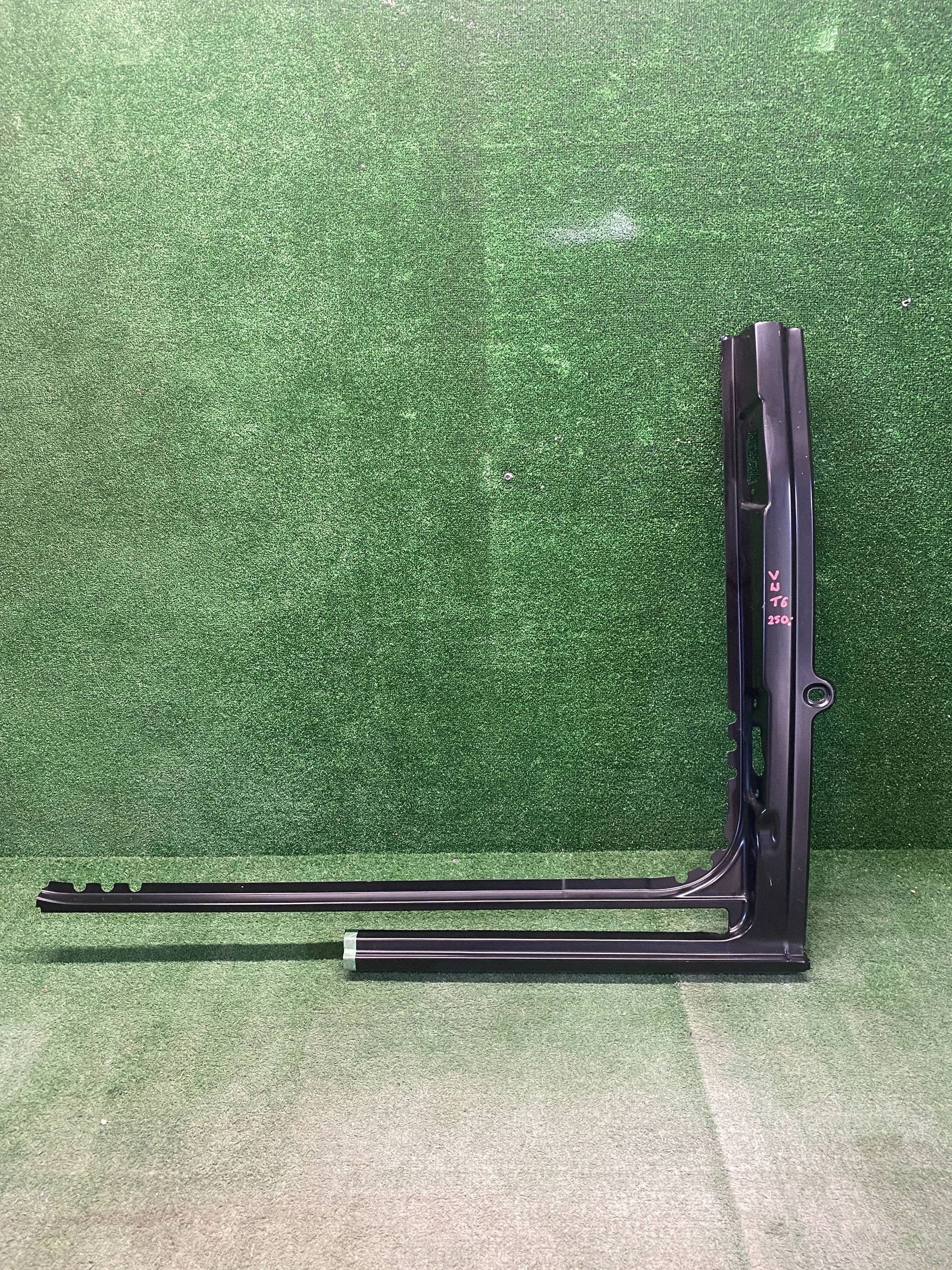 VW T6 7E0809844 - Seuil de montant image 2