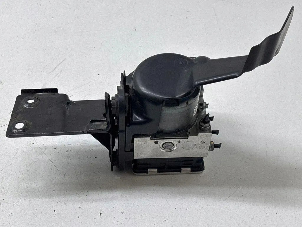Pompe ABS VW Golf VII MK100ESC occasion image 2