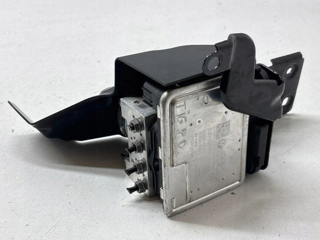 Pompe ABS VW Golf VII MK100ESC occasion image 4