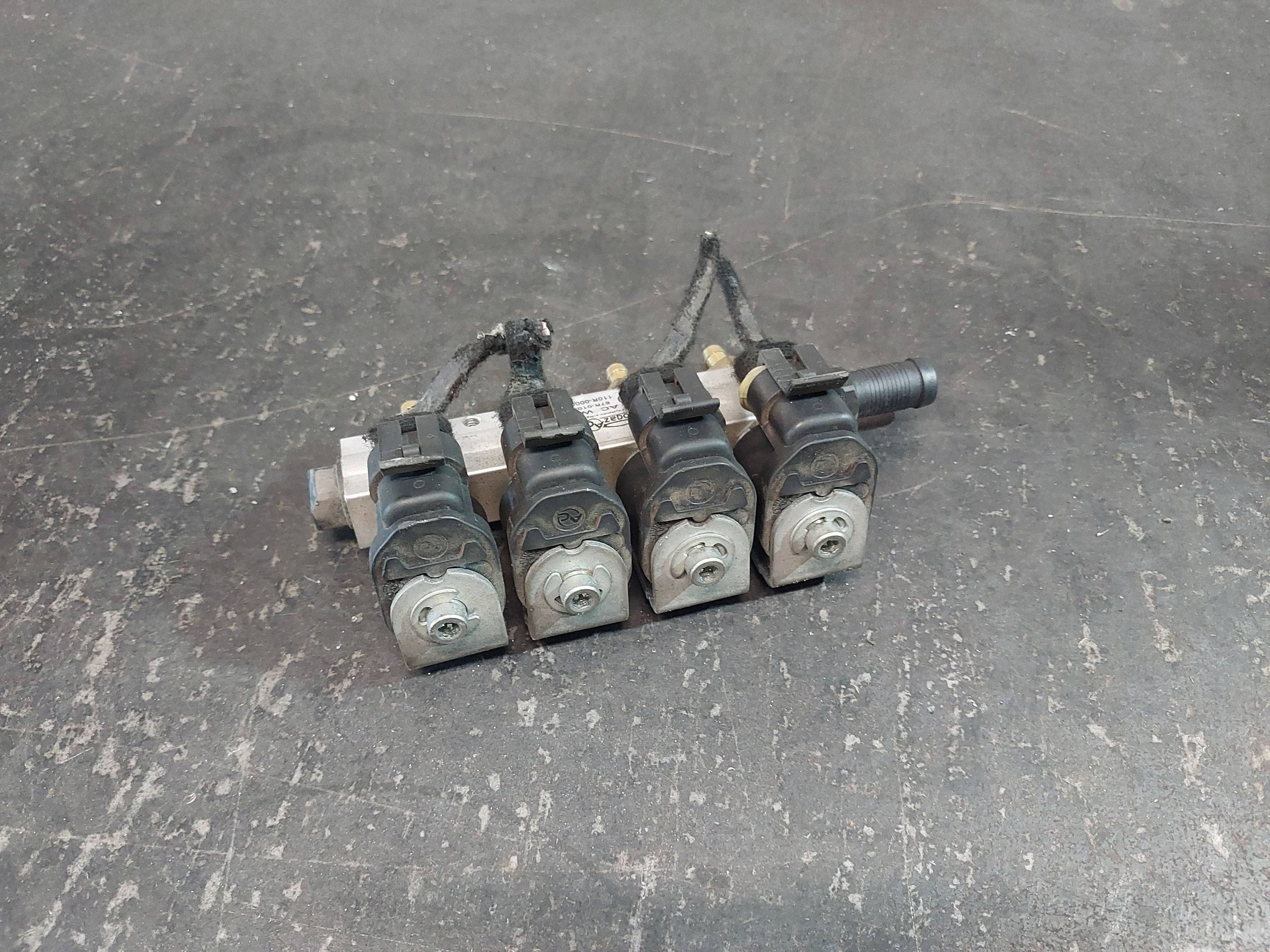 AC W01 4 cyl. Injector Rail LPG W014 image 4