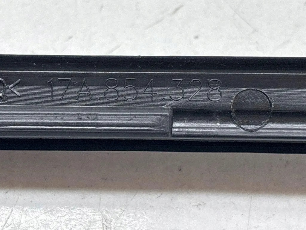 Jetta MK7 17A854328 baguette latérale avant image 4