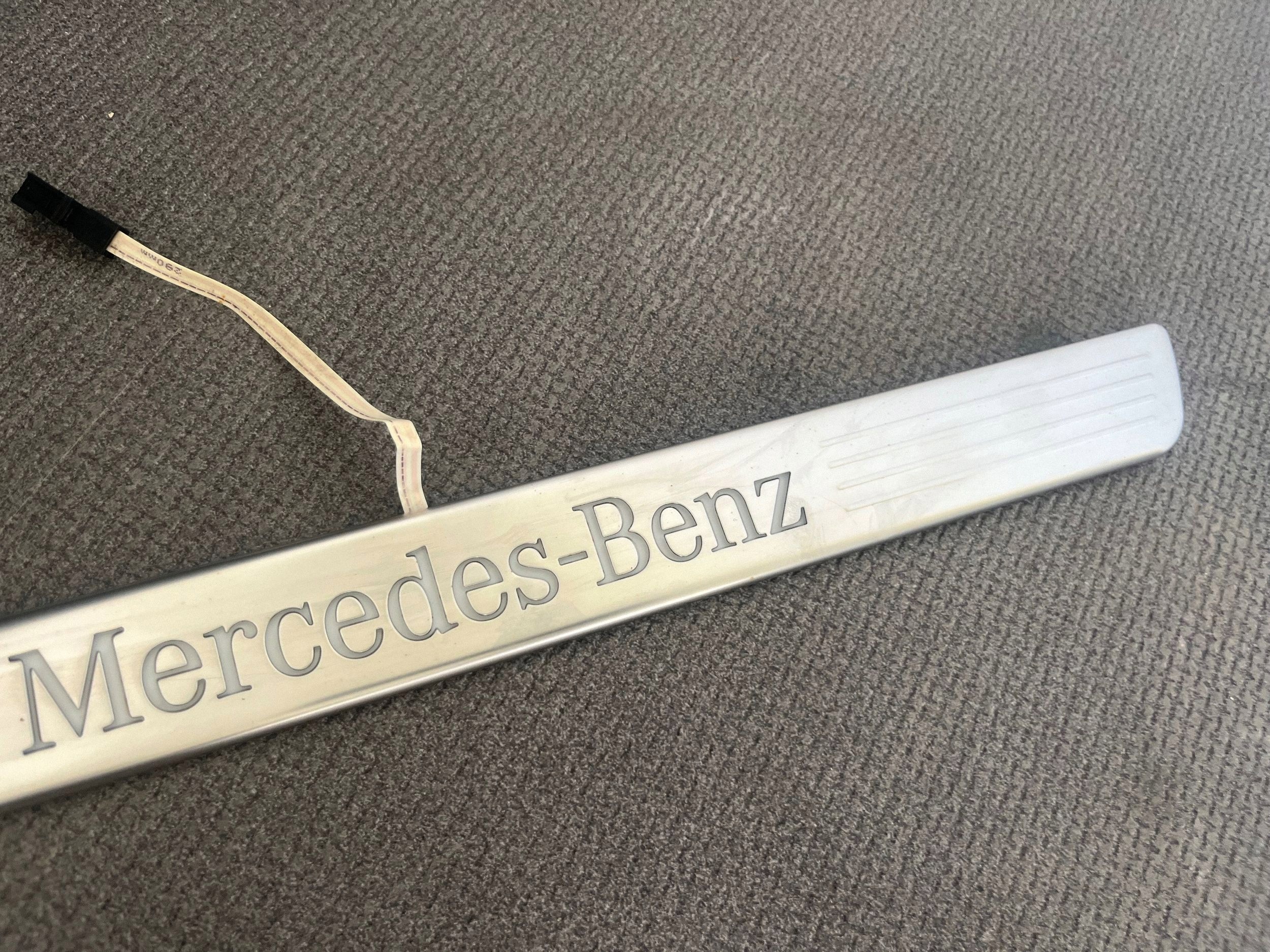 Mercedes CLA W118 kynnyslistat A1186807500