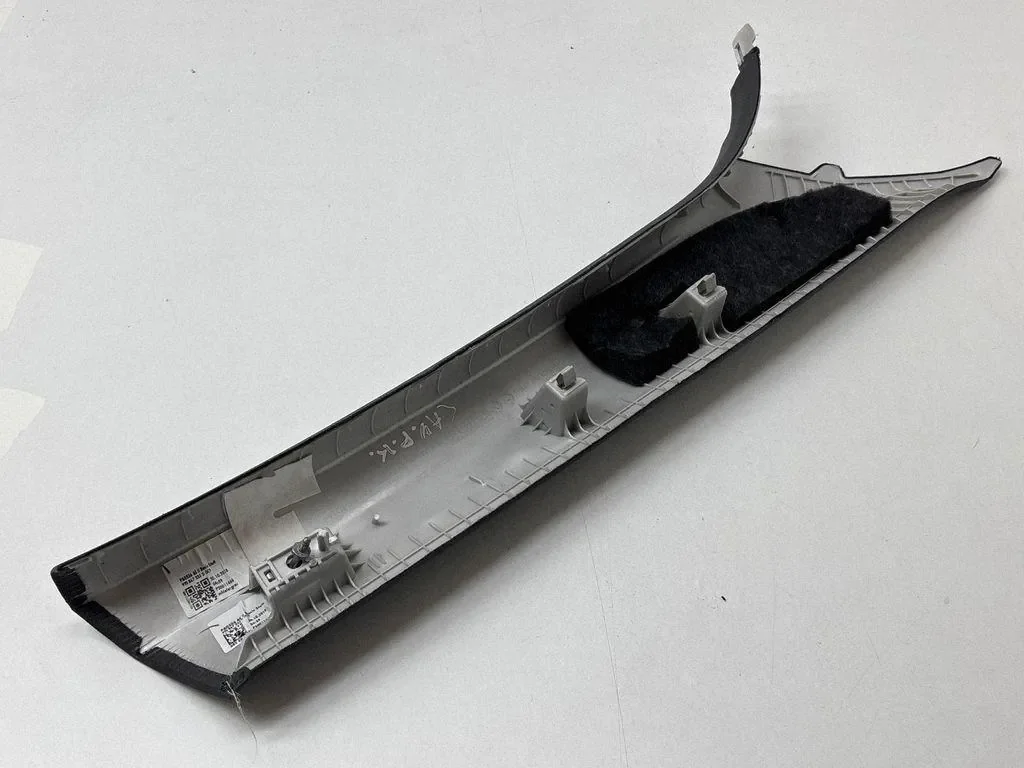Vänster främre stolpskydd Porsche 9Y0867233D image 3