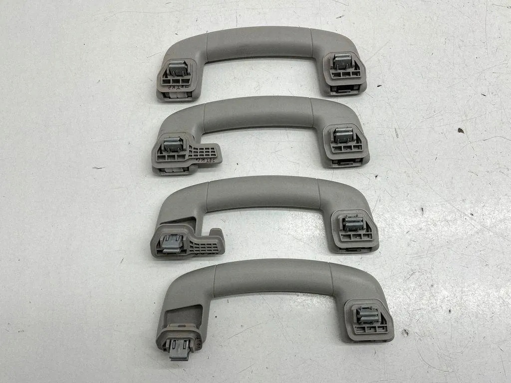 Volkswagen Jetta 2023 kattokannatin 17A857643A