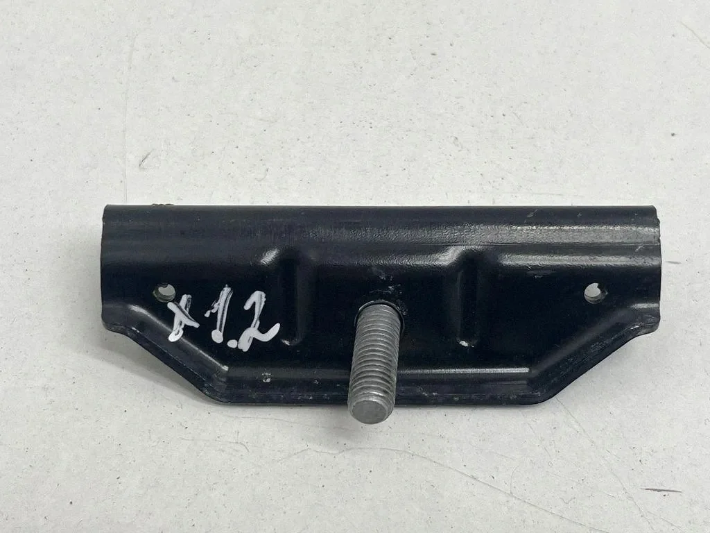 BMW 1 F40 Akun kiinnike 878003701