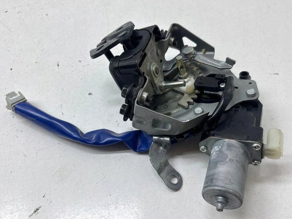 Toyota RAV4 V GR 2023 Serrure Coffre Électrique