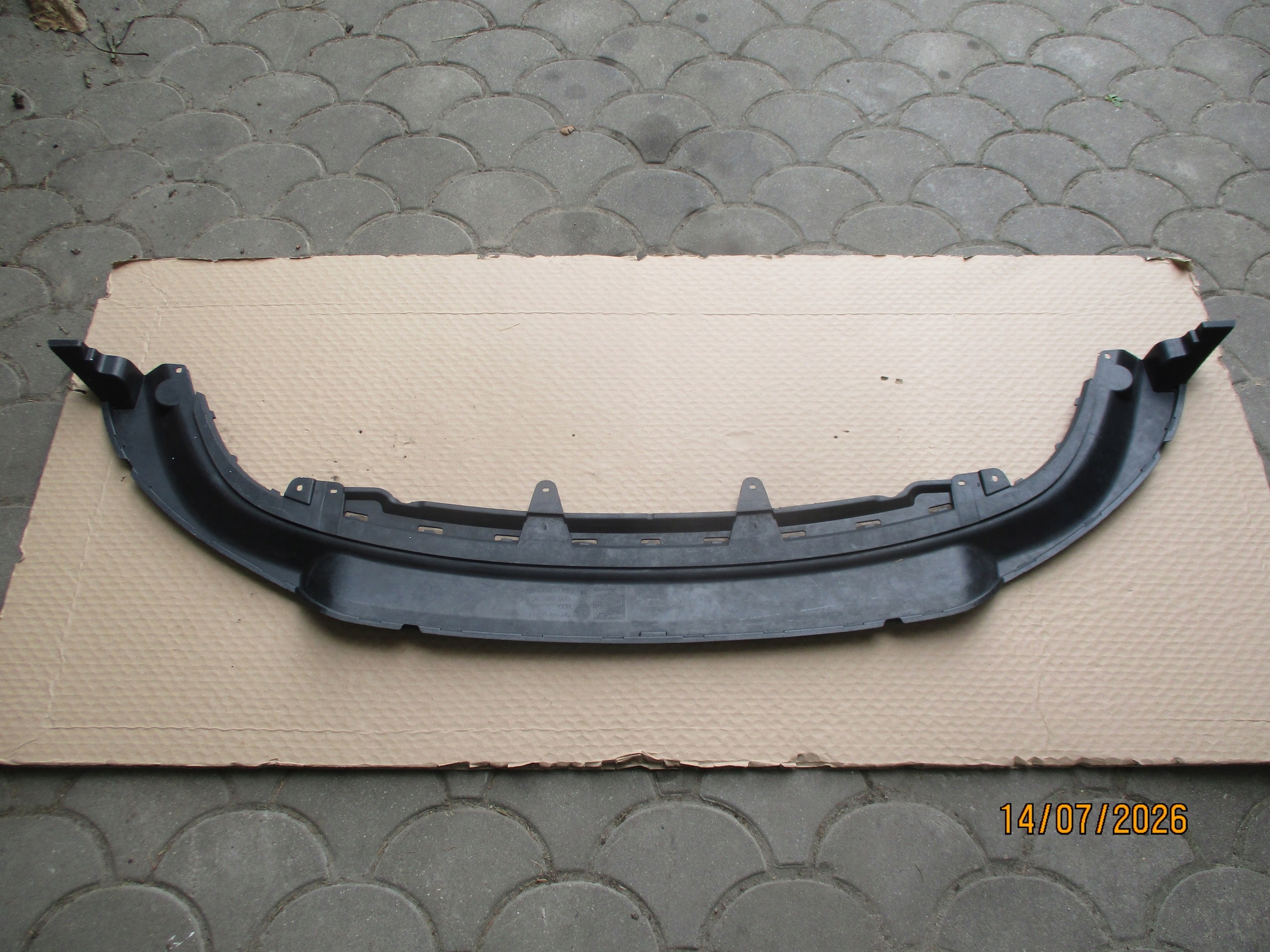 Spoileri etupuskuriin VW Golf VI R-Line