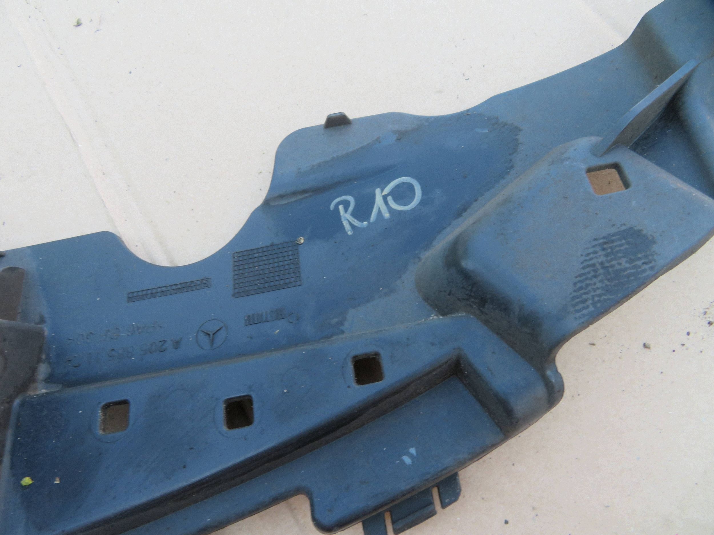 MERCEDES W205 Halter Stoßfänger Links Hinten image 3
