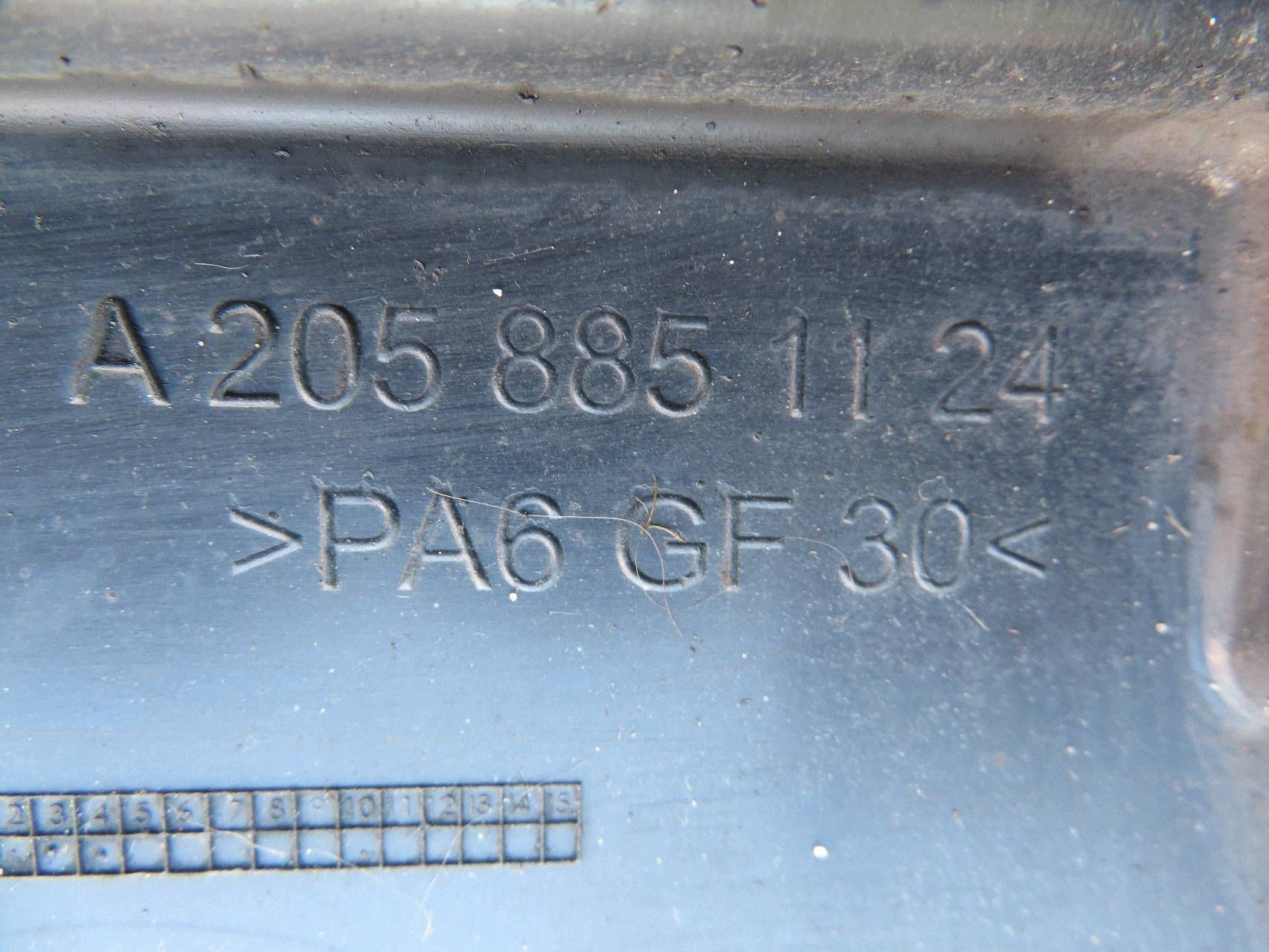 MERCEDES W205 Halter Stoßfänger Links Hinten image 7