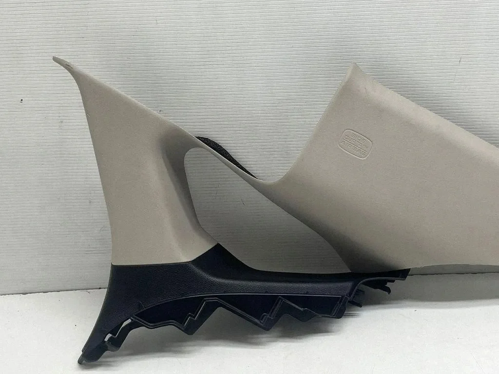 Honda Civic X takapilarin suojus, oikea
