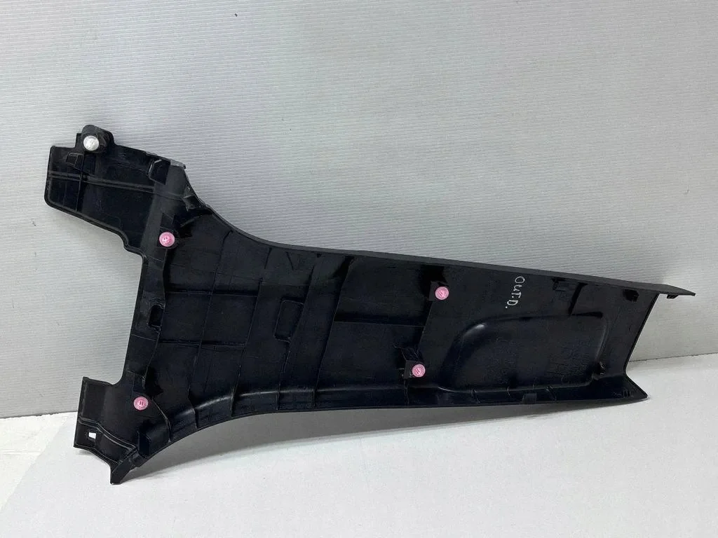 Subaru Outback 2020 Cache montant B inférieur image 3