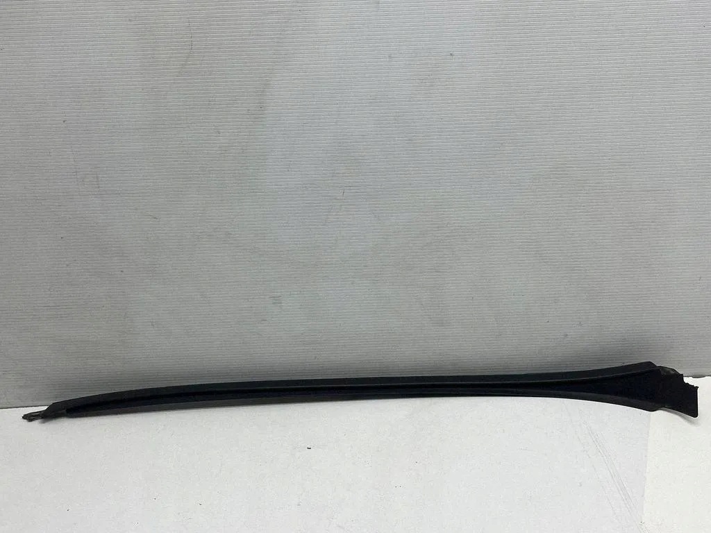 Mercedes-Benz A1776903301 tuulilasin lista image 2