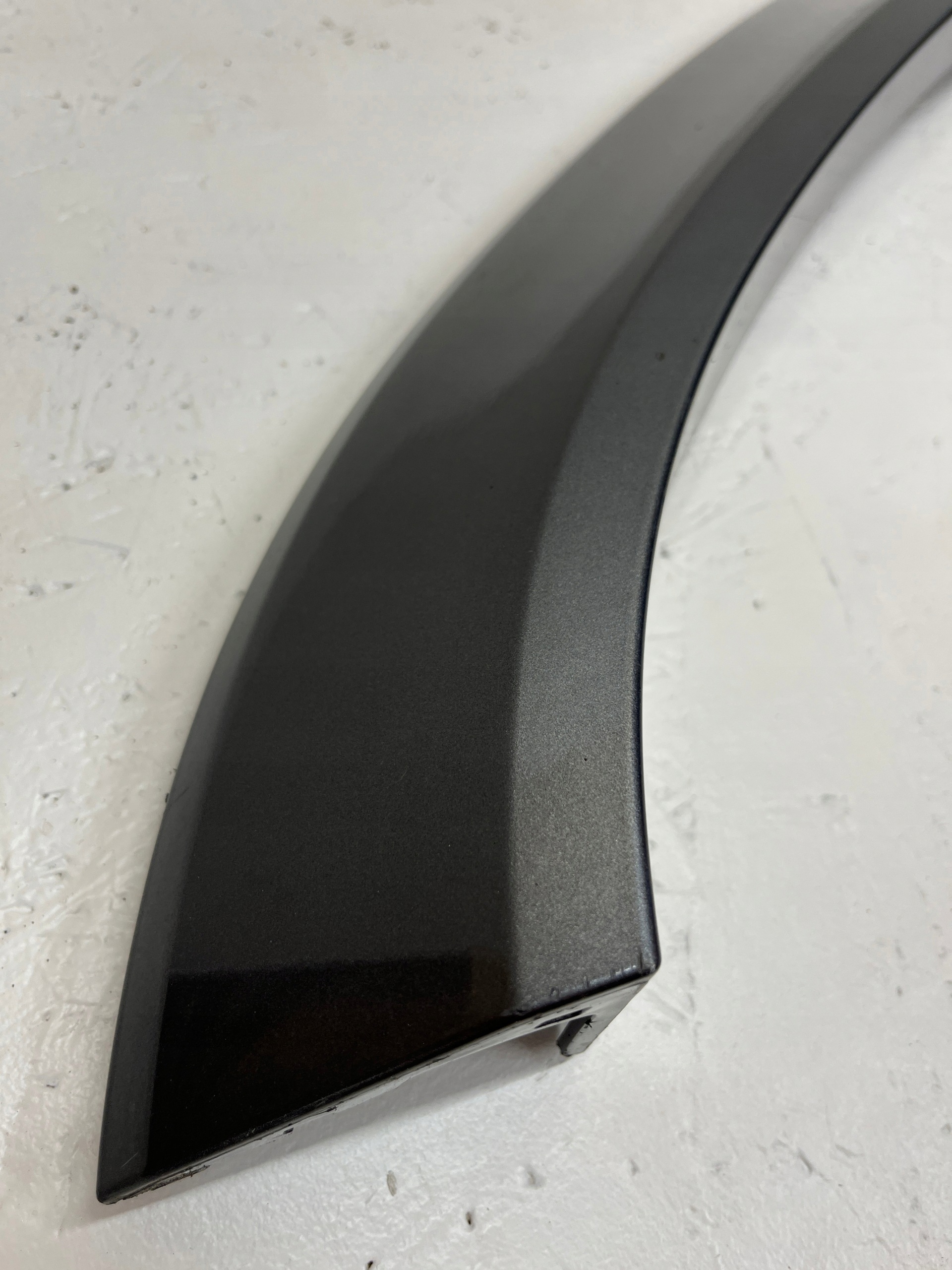 MERCEDES GLE W-167 takalokasuojahelma Oikea