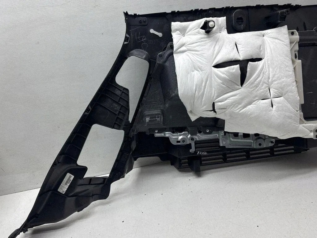 Nissan Rogue 2021 Panneau inférieur coffre image 5