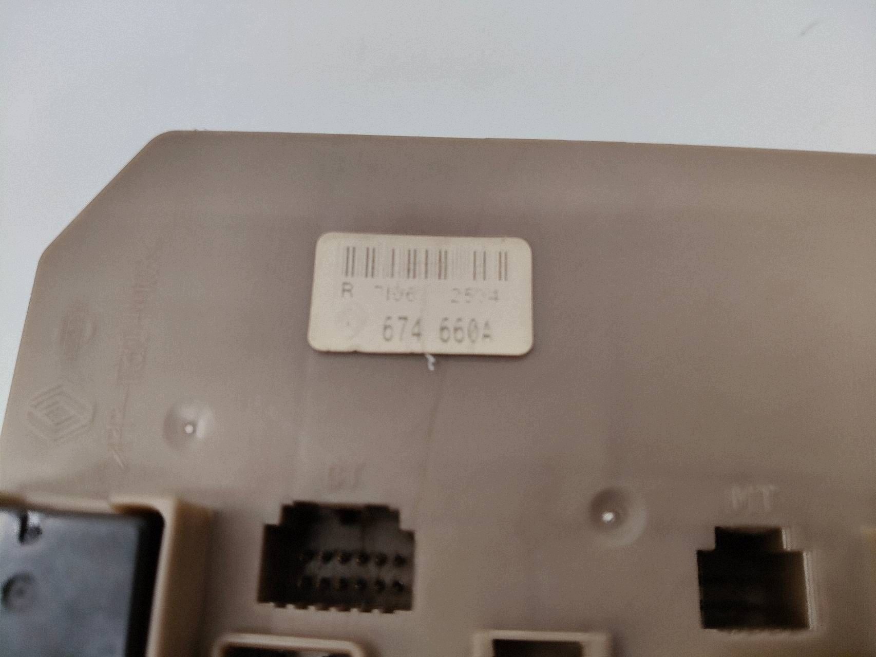 Module BSI Renault Clio Modus 674660A image 5