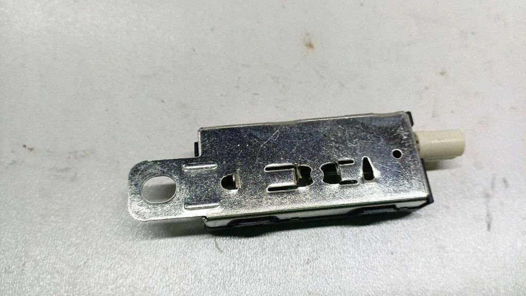 Ford Focus III H1BT18C847AB antennivahvistin