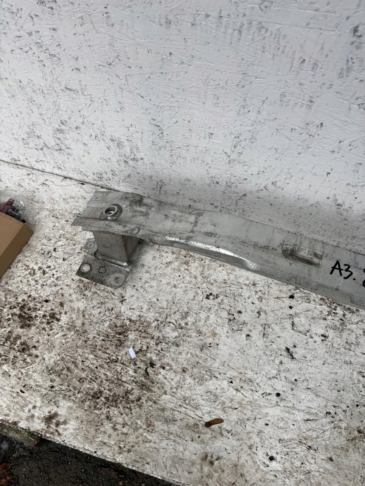 Audi A3 2013-19 Front Bumper Beam 8V0805588A image 3