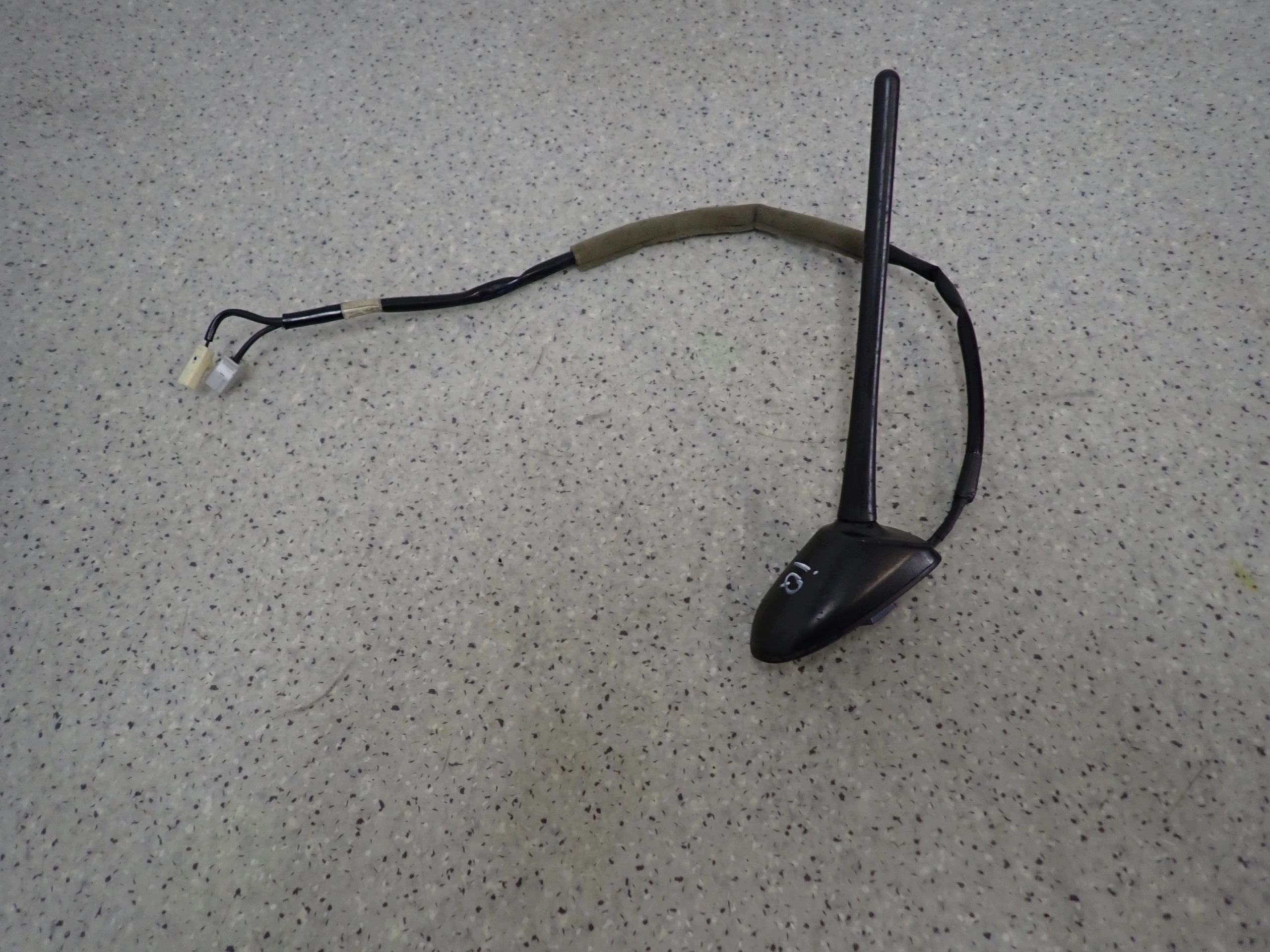 Toyota IQ 08-12 Antenni Pohja Käytetty IQANTENA