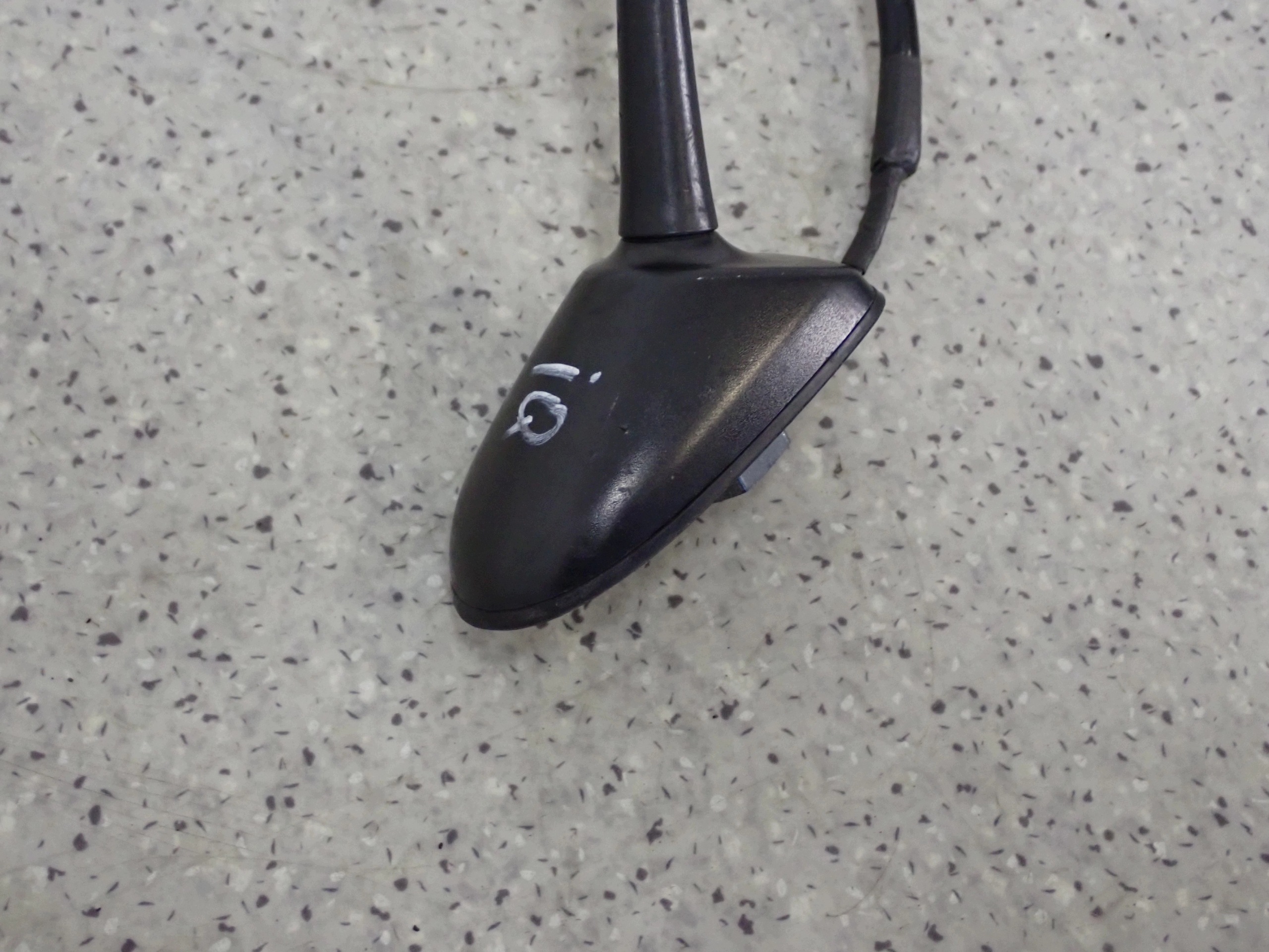 Base Antena Toyota IQ 08-12 Usada IQANTENA image 3