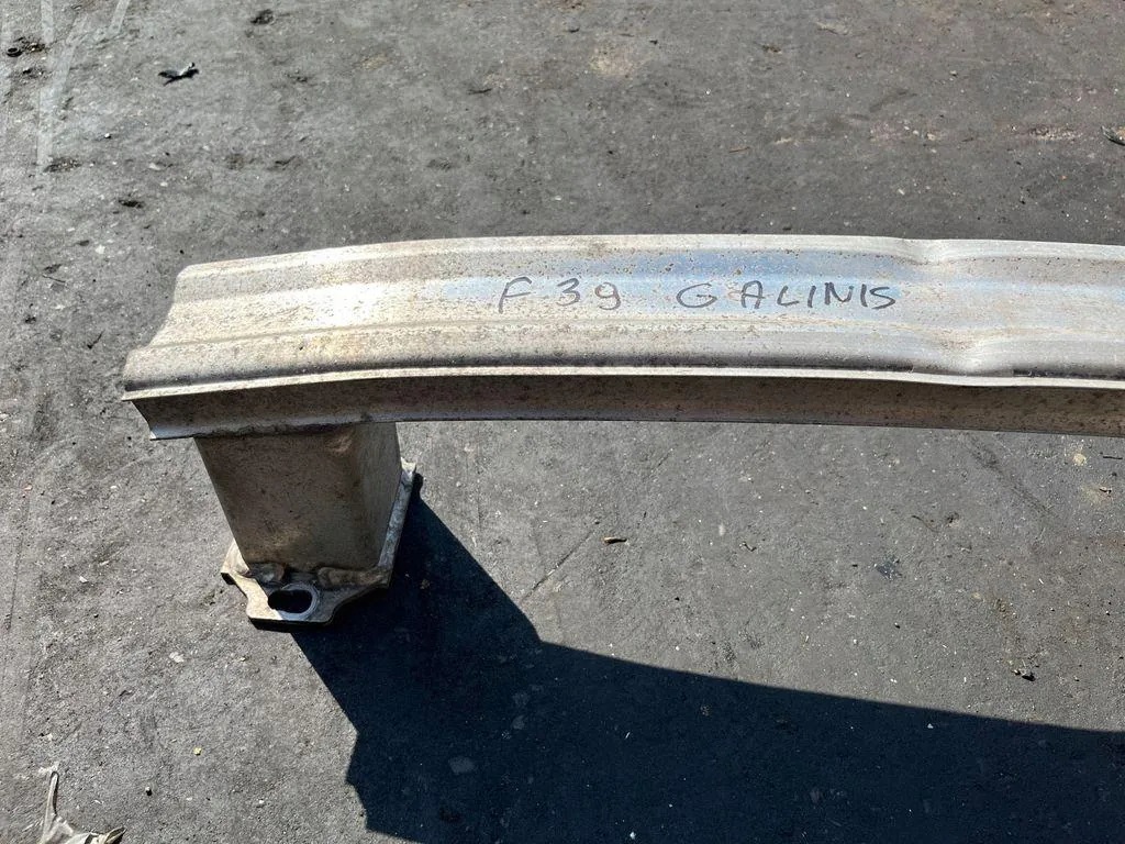Takapuskurin palkki BMW X2 (F39) 7426444