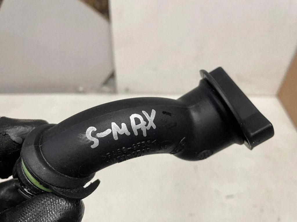 Ford C-MAX I Öljyntäyttöputki 4M5G6763AB
