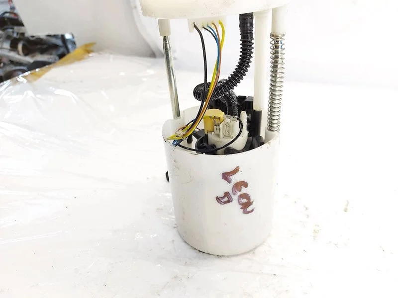 Polttoainepumppu Delphi FG0989-12B1 Käytetty