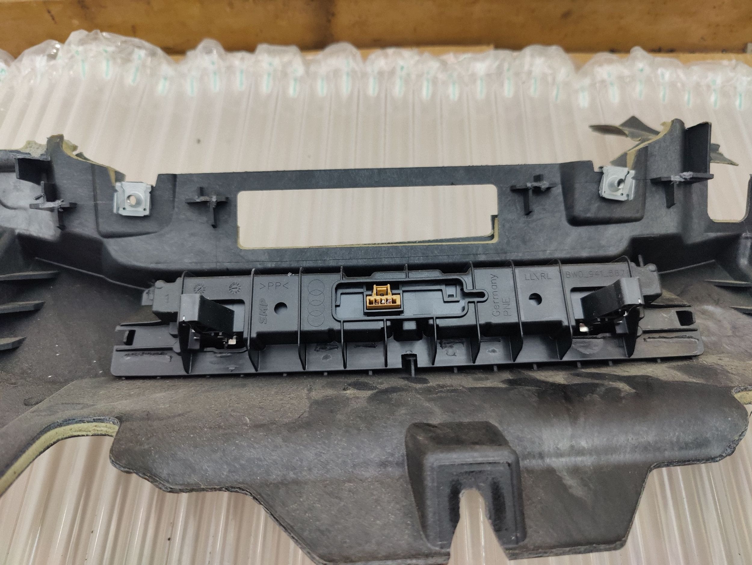 Cache sous volant Audi A4 S4 B9 8W0941567 image 8