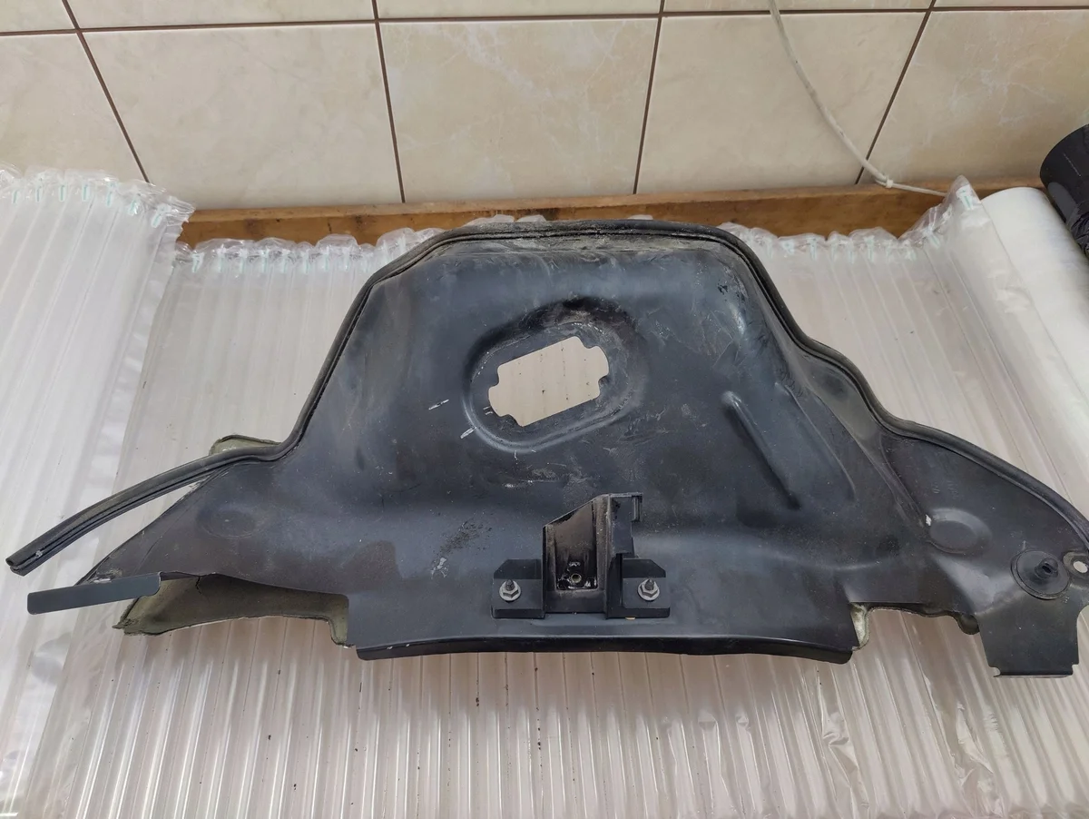 Audi A4 B9 8W 8W0819523 Defletor image 3