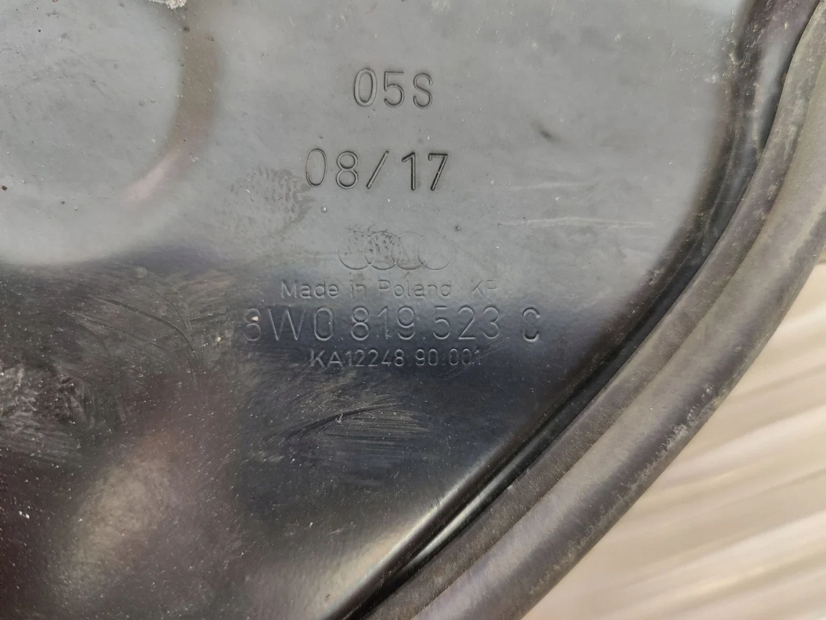 Audi A4 B9 8W 8W0819523 Defletor image 6