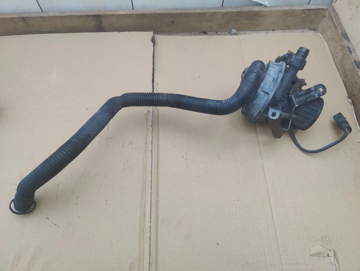 Pompe à air secondaire Audi S5 079959253A