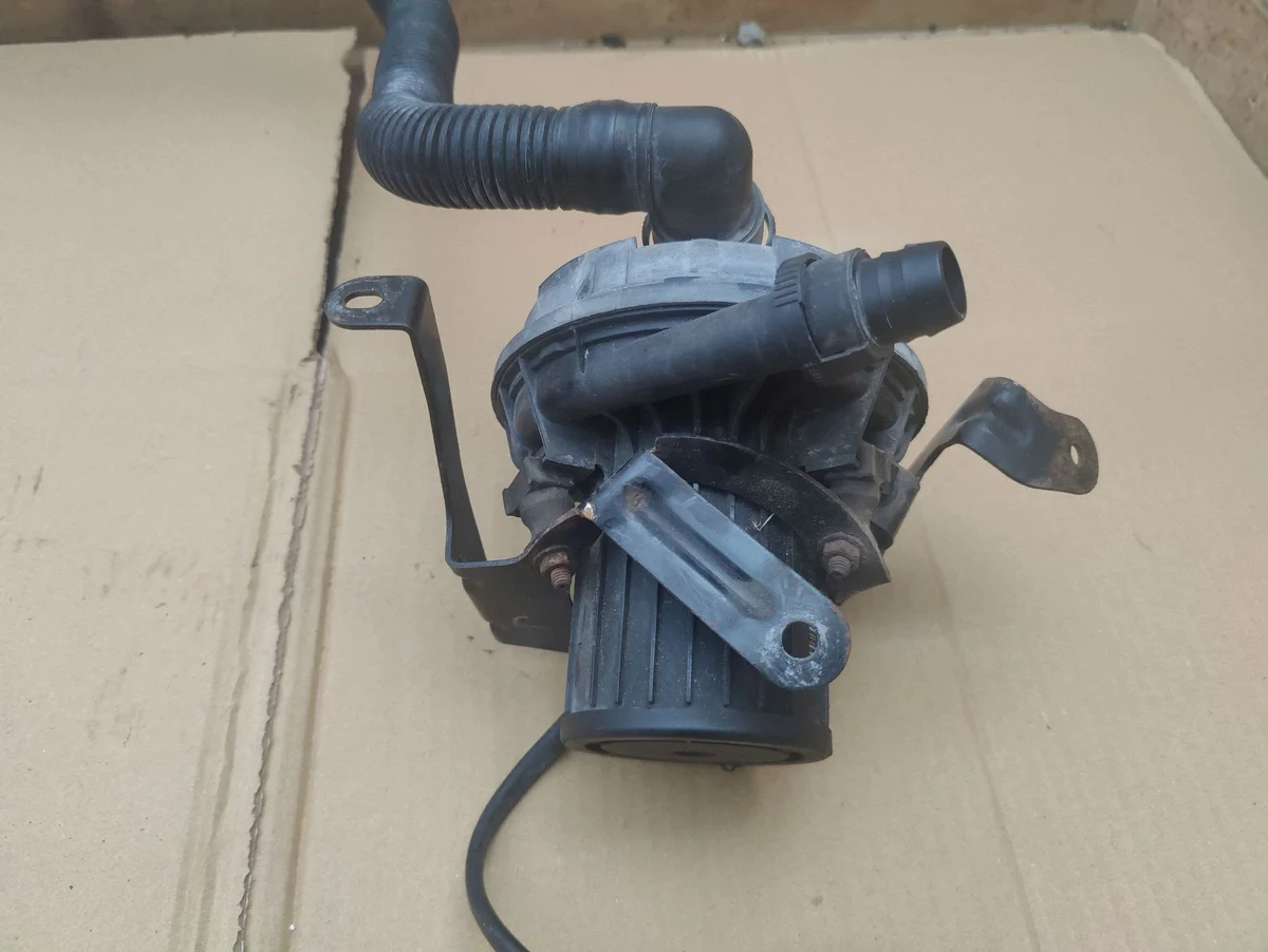Ilmapumppu Audi S5 079959253A