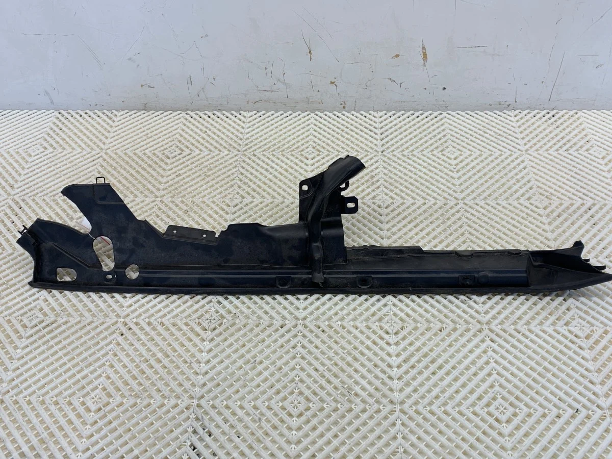 Lokasuojan suojus vasen BMW G02 7397491