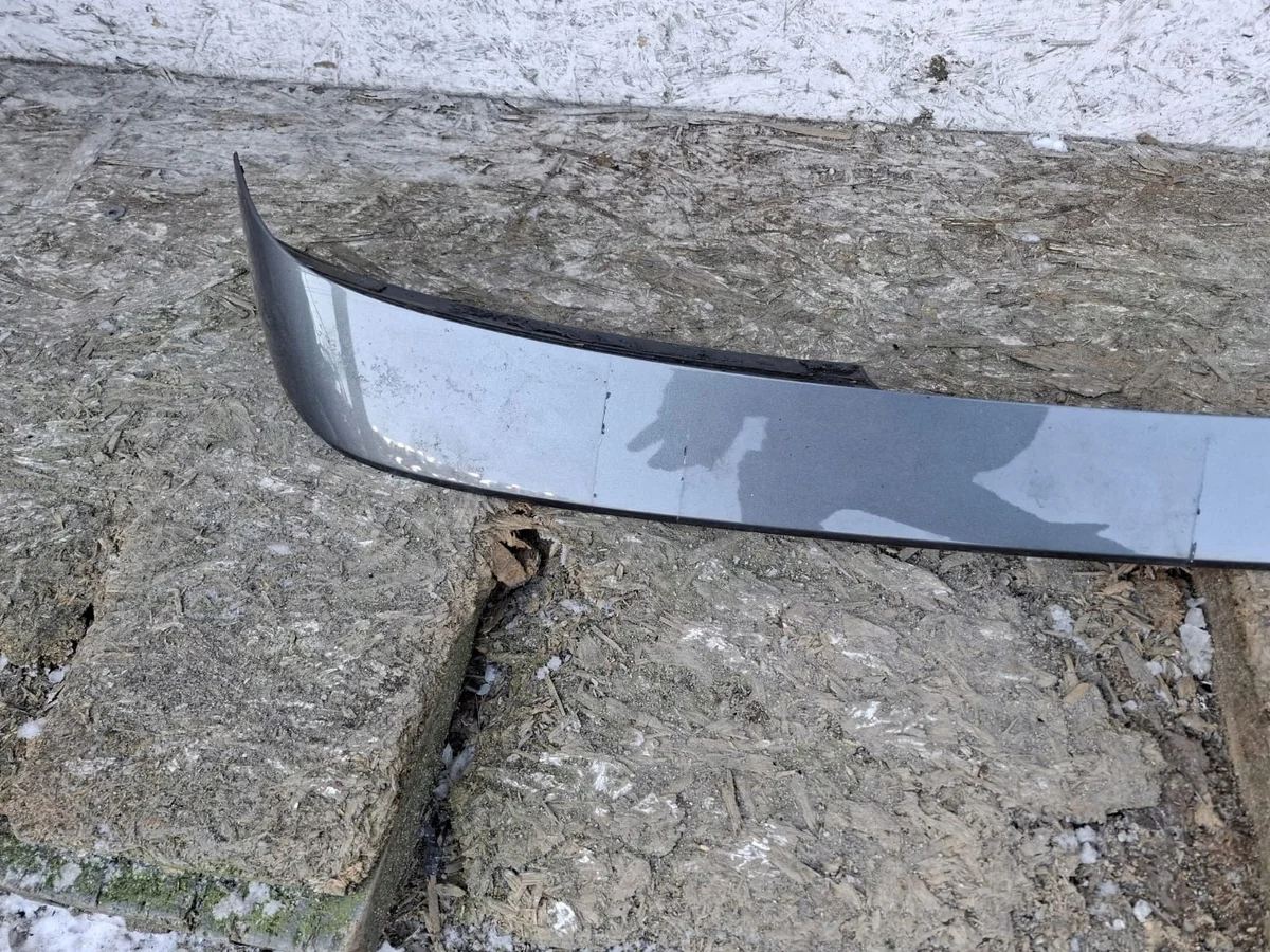 VW Tiguan R-Line Spoiler Baklucka 5NA827933 image 4