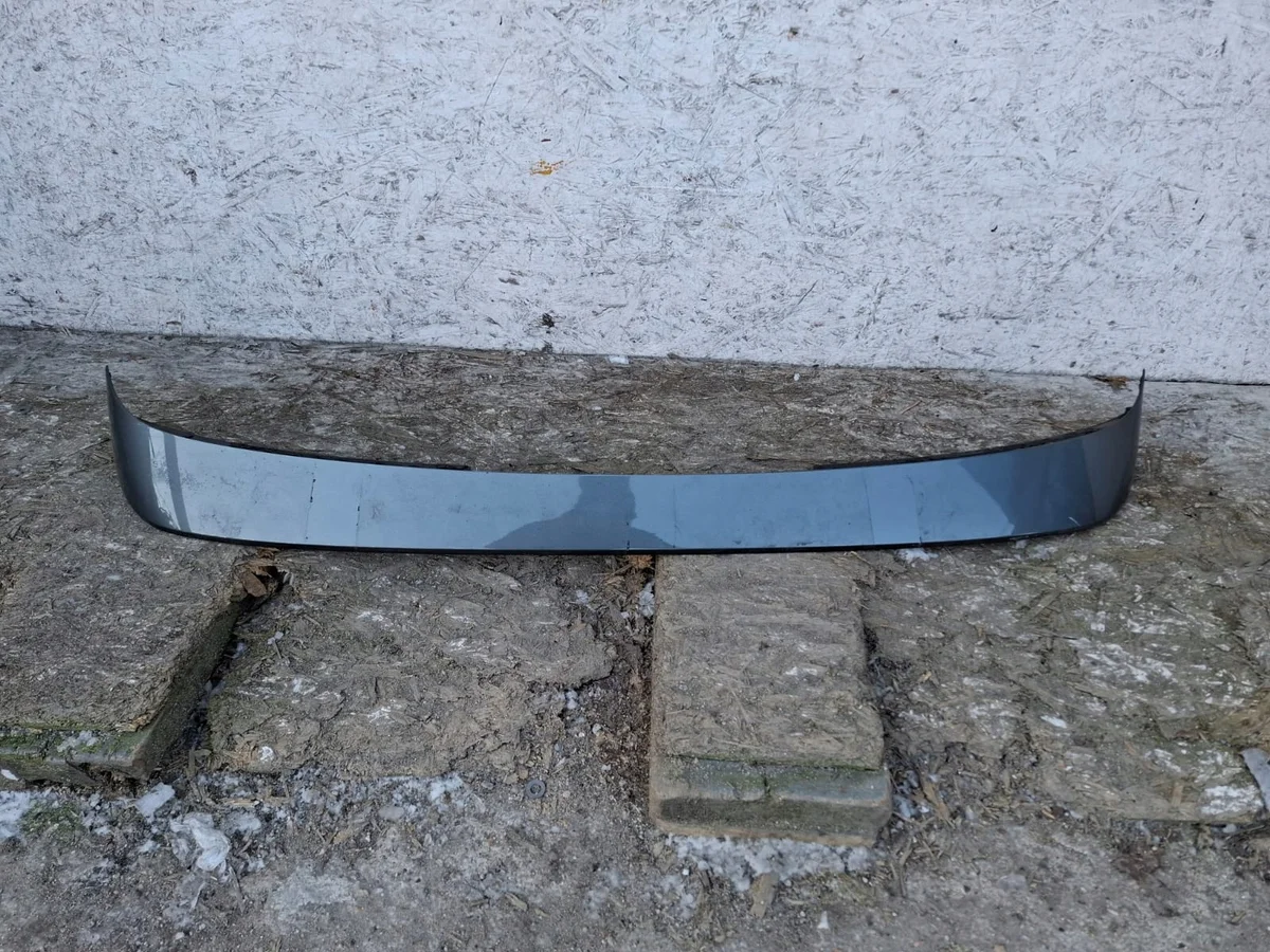 VW Tiguan R-Line Spoiler Baklucka 5NA827933 image 5