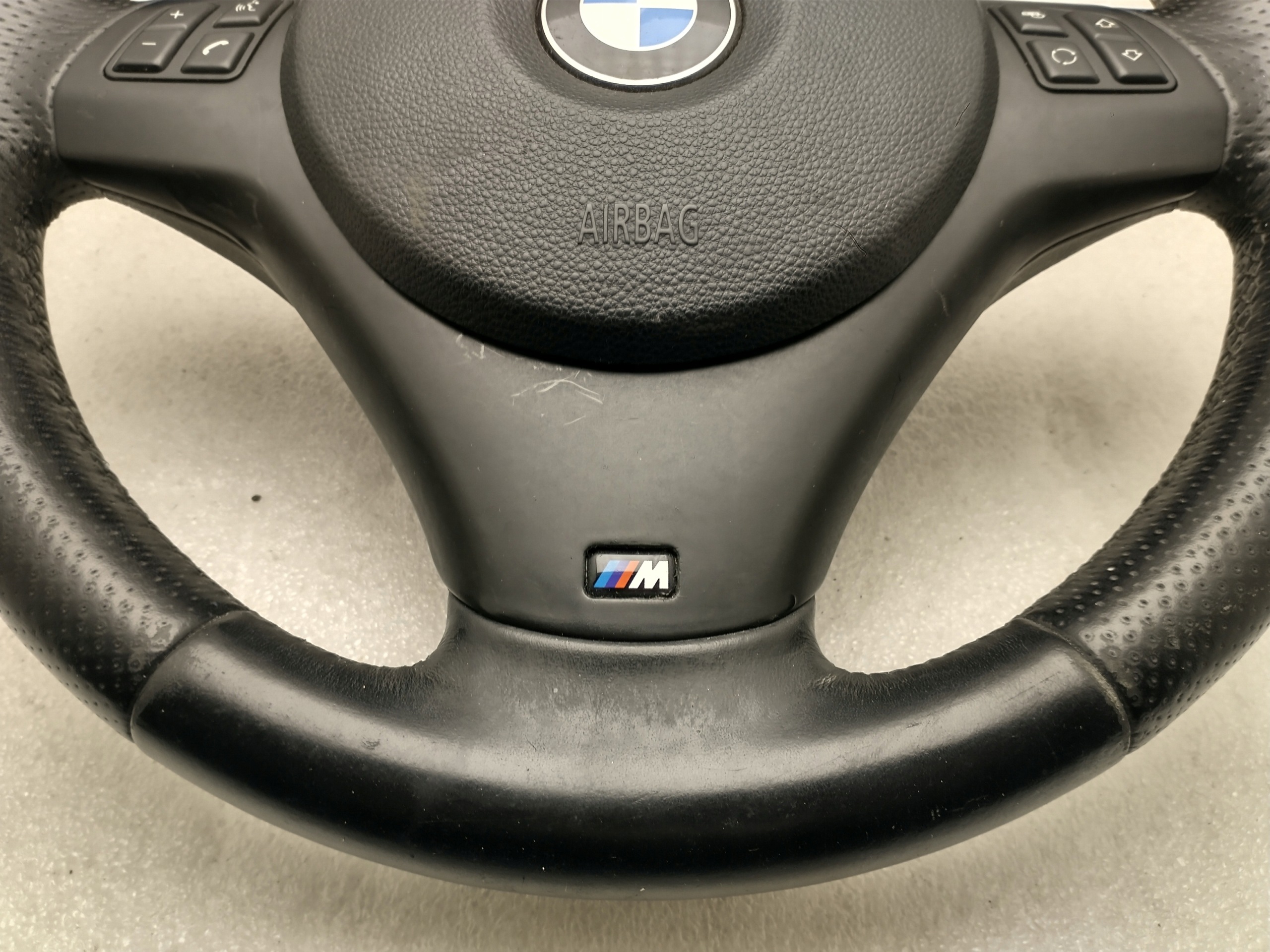 BMW 320 E90 Volant M-Pack Cuir Multifonction 7839075-03 image 3