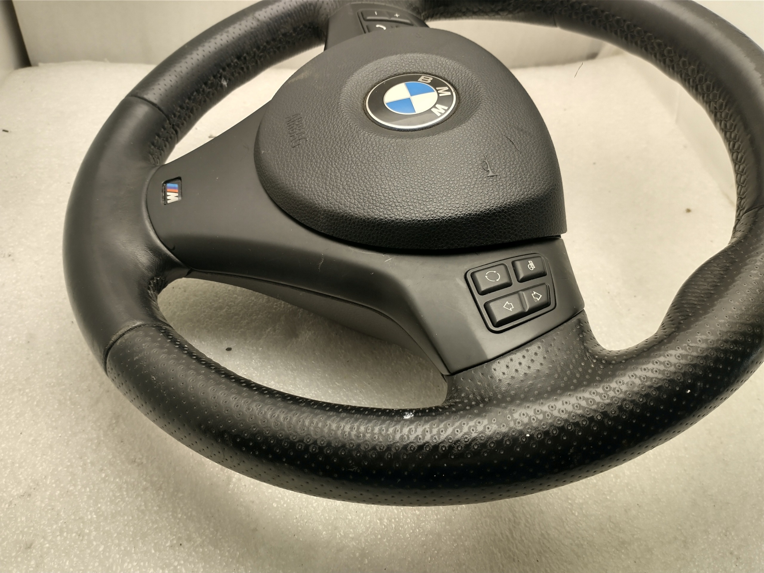BMW 320 E90 Volant M-Pack Cuir Multifonction 7839075-03 image 4