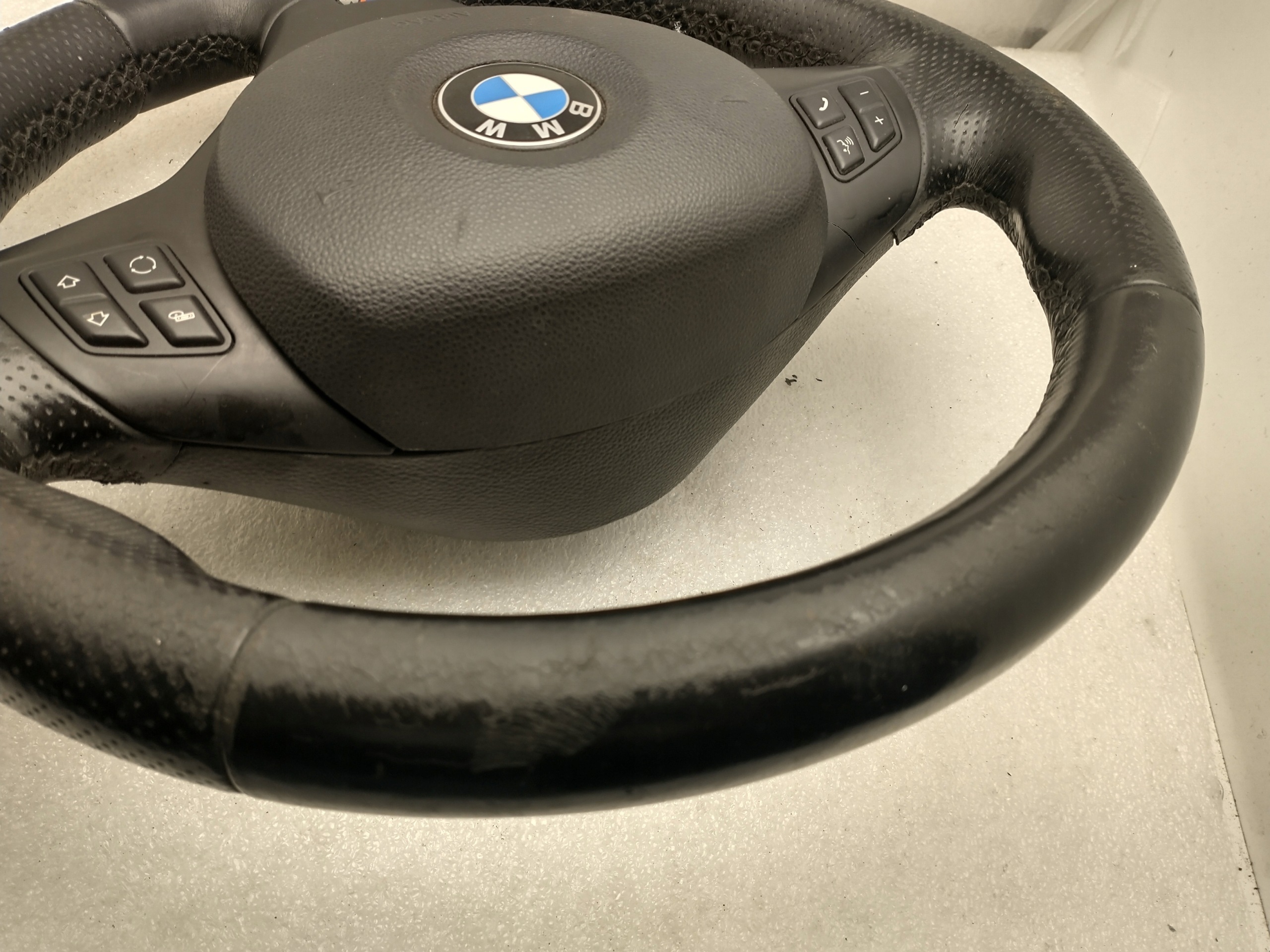 BMW 320 E90 Volant M-Pack Cuir Multifonction 7839075-03 image 6