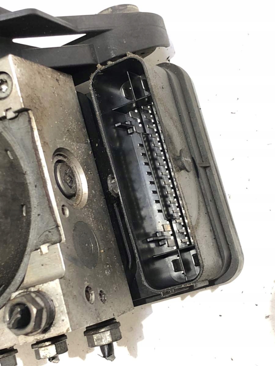 ABS-pumppu VW Passat B8 3Q0614517F image 4