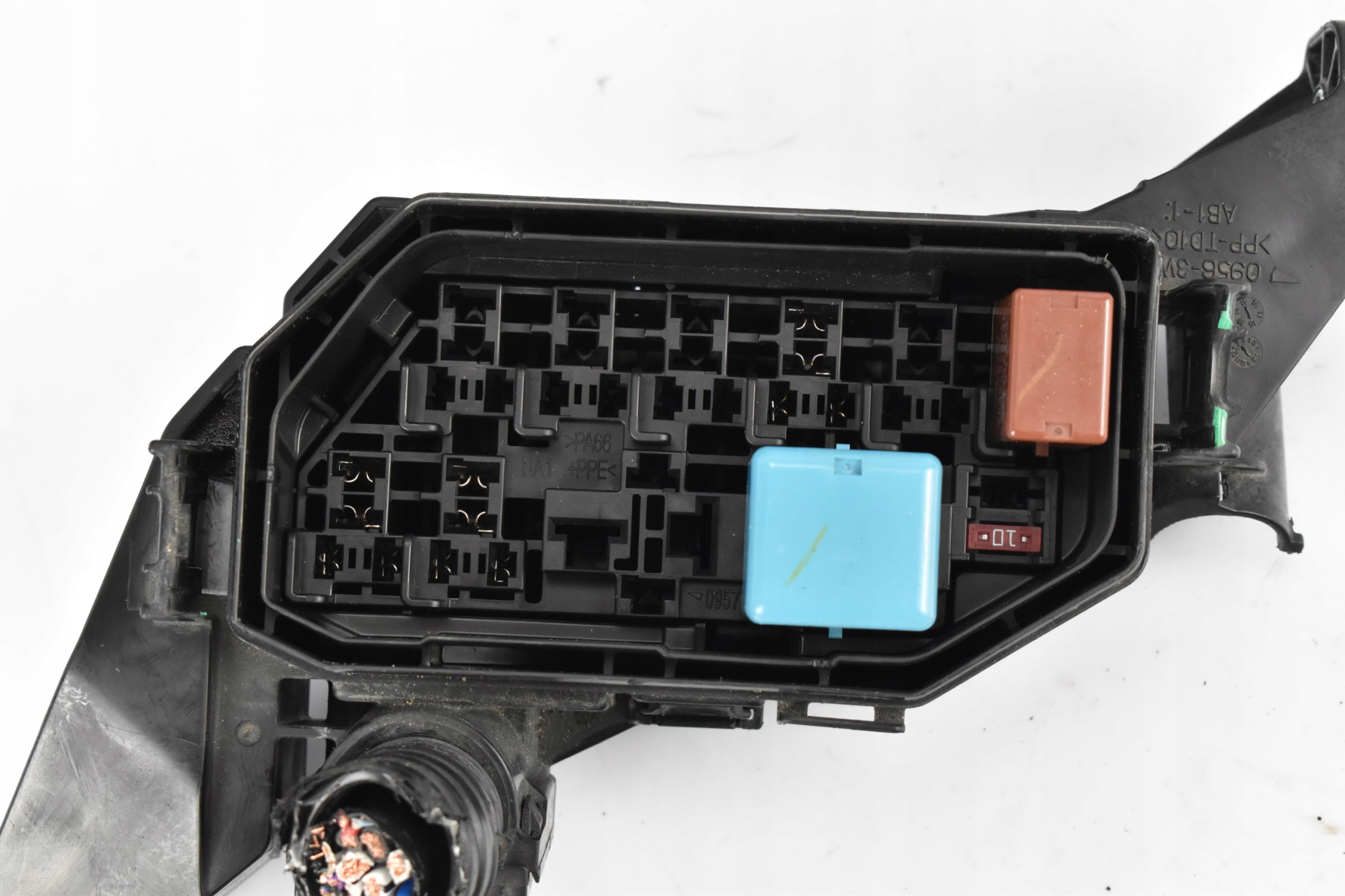 Säkringsbox Toyota Prius IV XW50 82662-47190 image 3