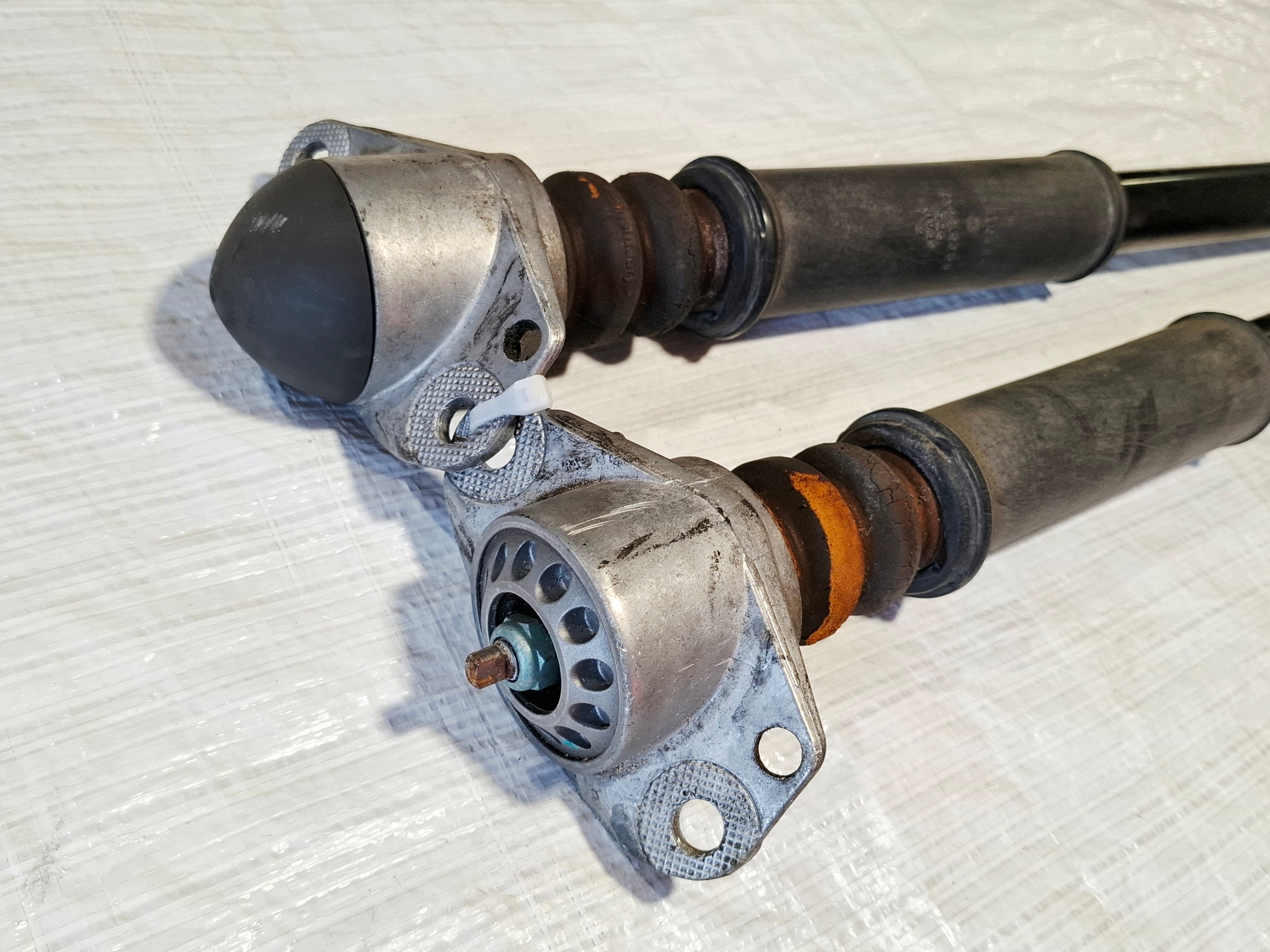 Rear Shock Absorbers Set L+R SEAT Ibiza IV 6J 2008-2012 OEM 6R0513025E