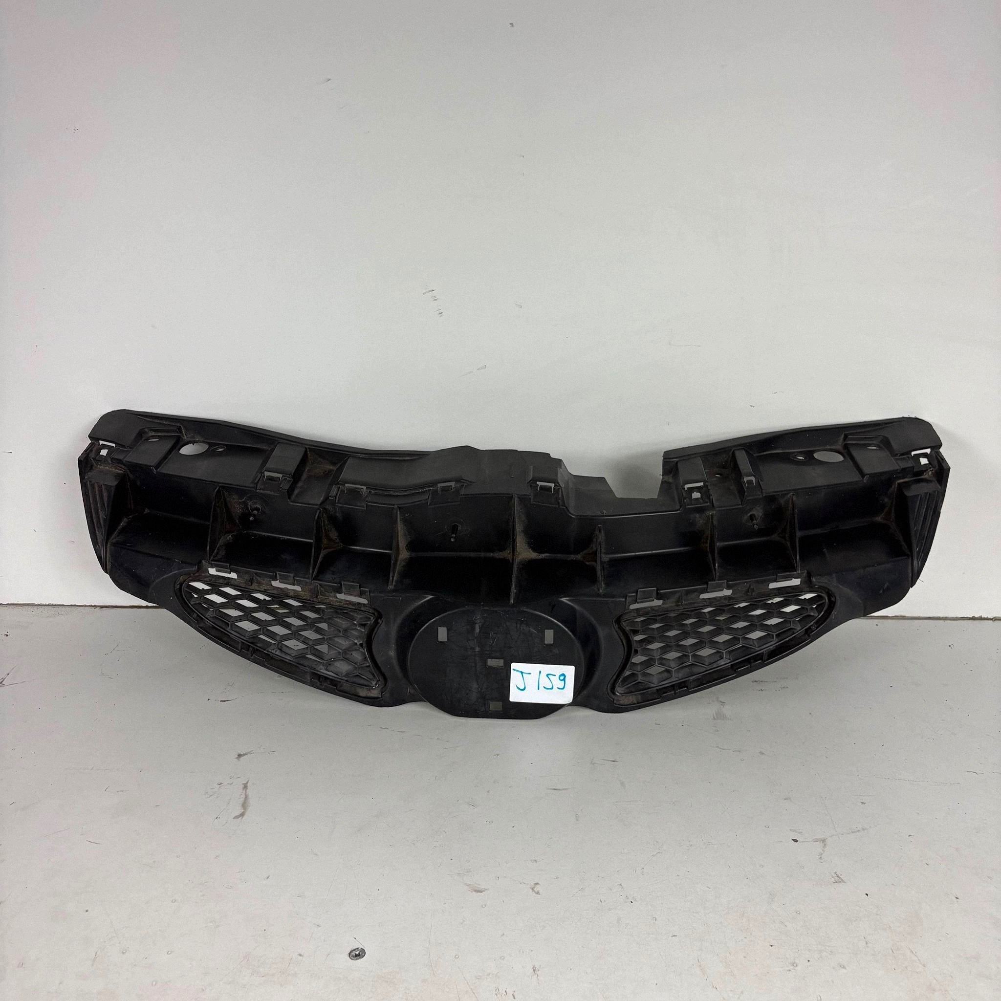 Grelha para Toyota Aygo AB10 Usada image 2