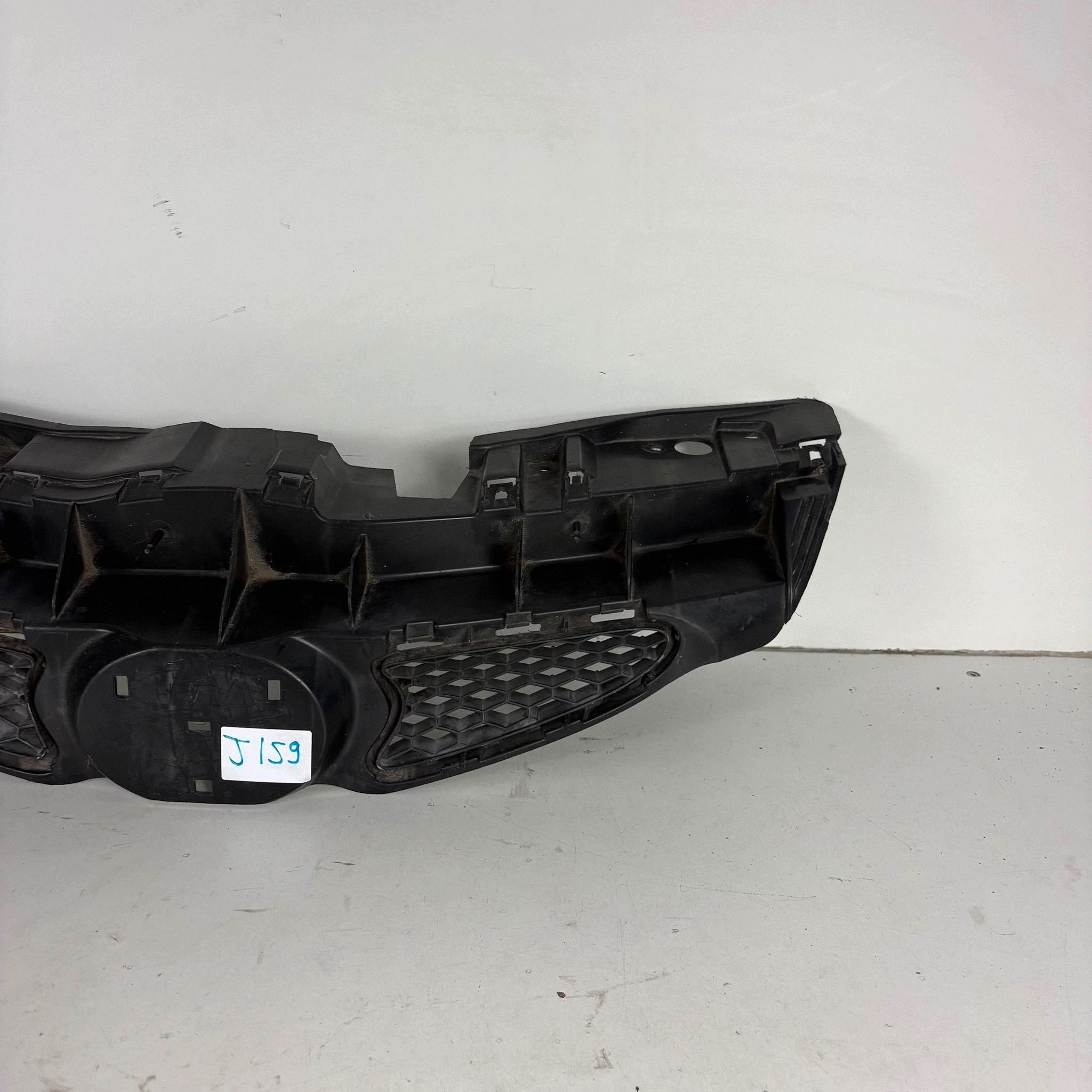 Grelha para Toyota Aygo AB10 Usada image 3